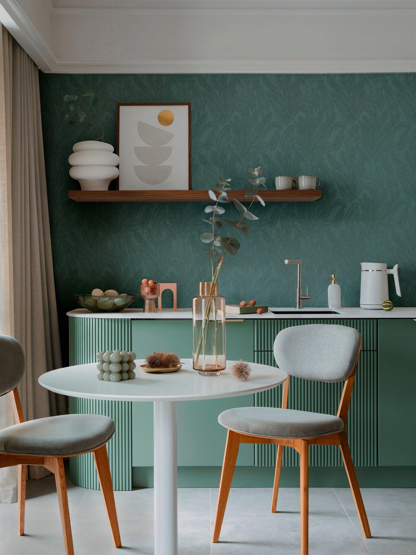 CosmoLiving by Cosmopolitan Golden Fern Glow Floral Green Non Woven Wallpaper