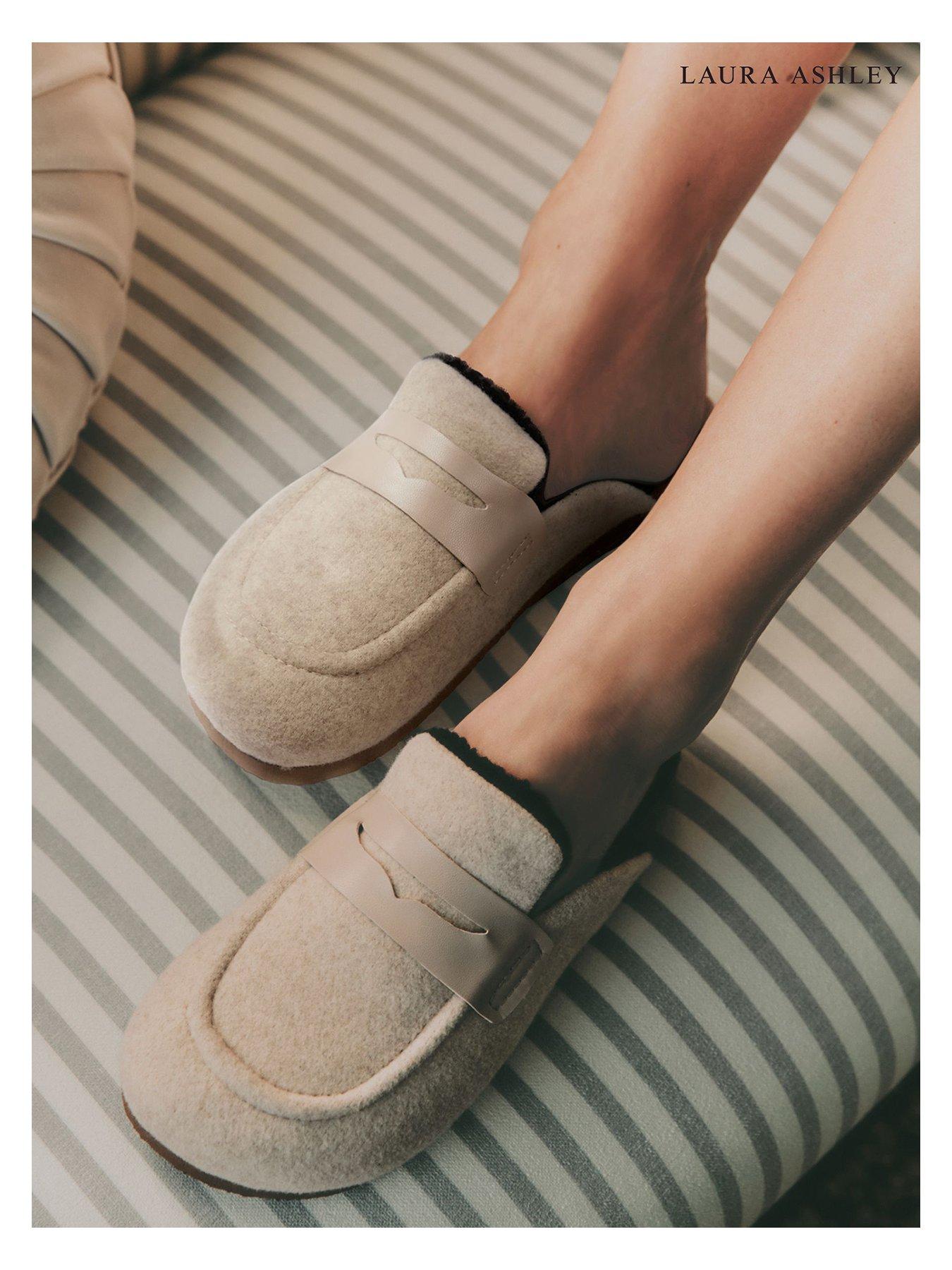 Image 4 of 6 of Laura Ashley Cosy Footbed Neutral - Beige