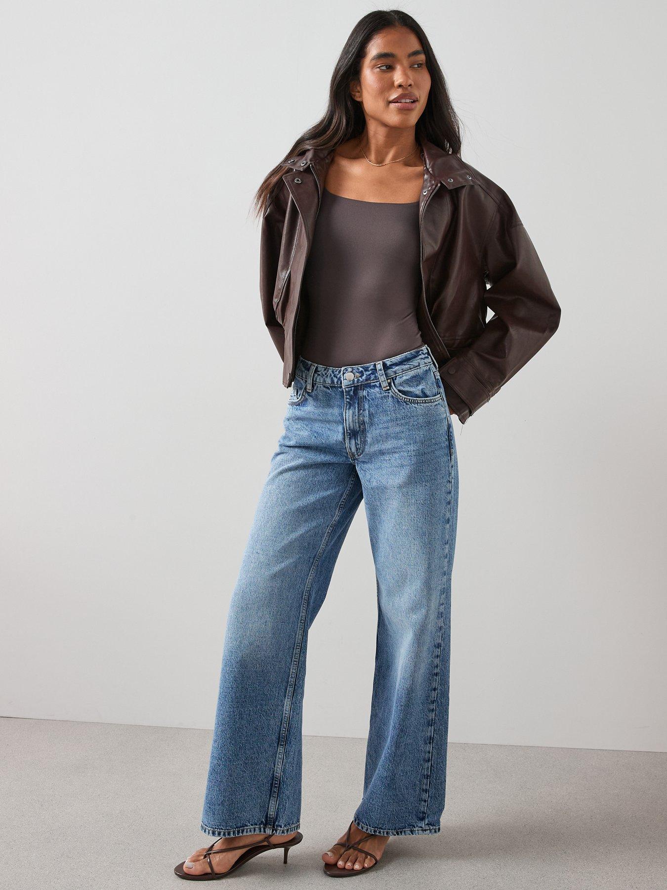 Image 3 of 7 of The Very Collection Low Rise Baggy Jeans - Mid Wash