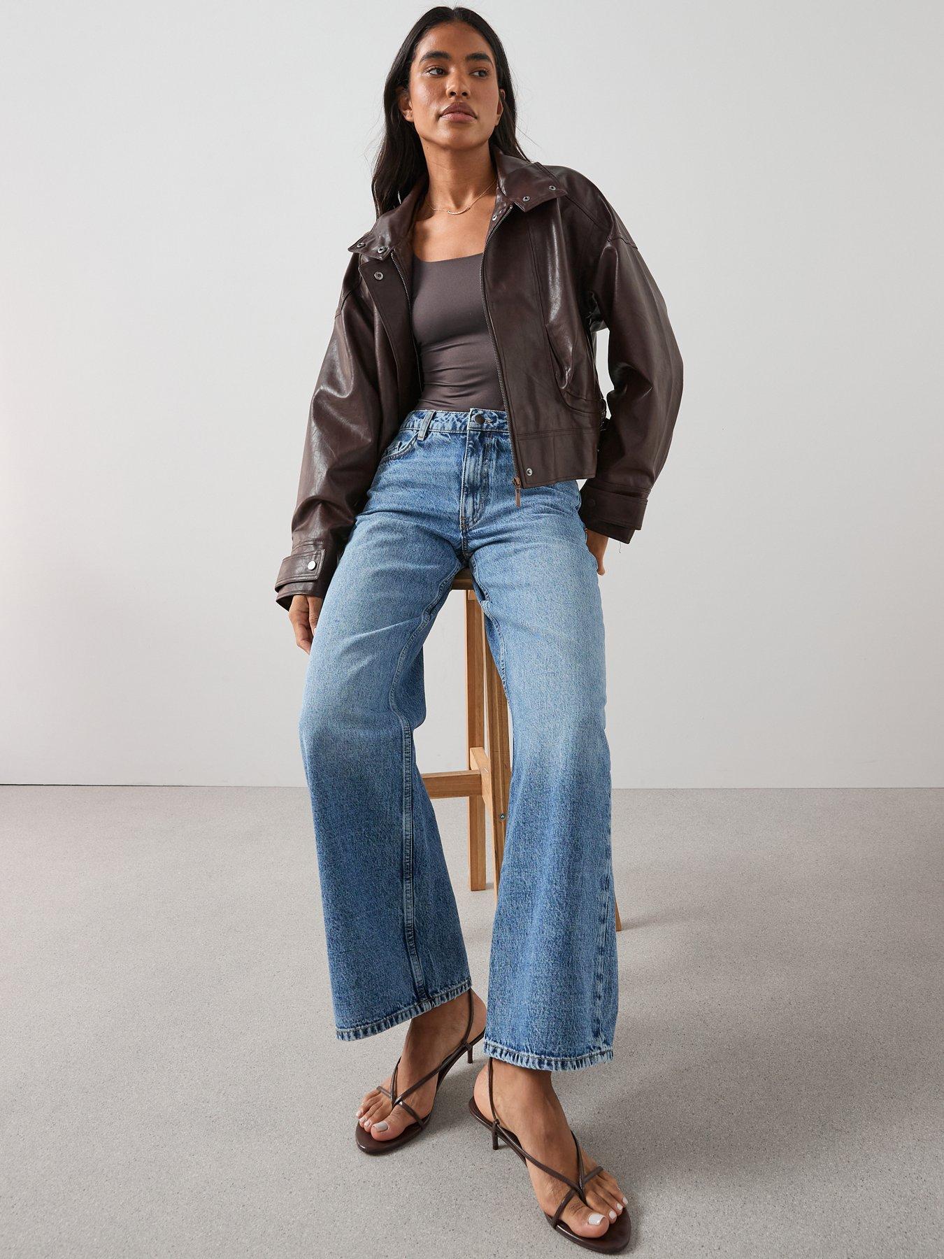 Image 6 of 7 of The Very Collection Low Rise Baggy Jeans - Mid Wash