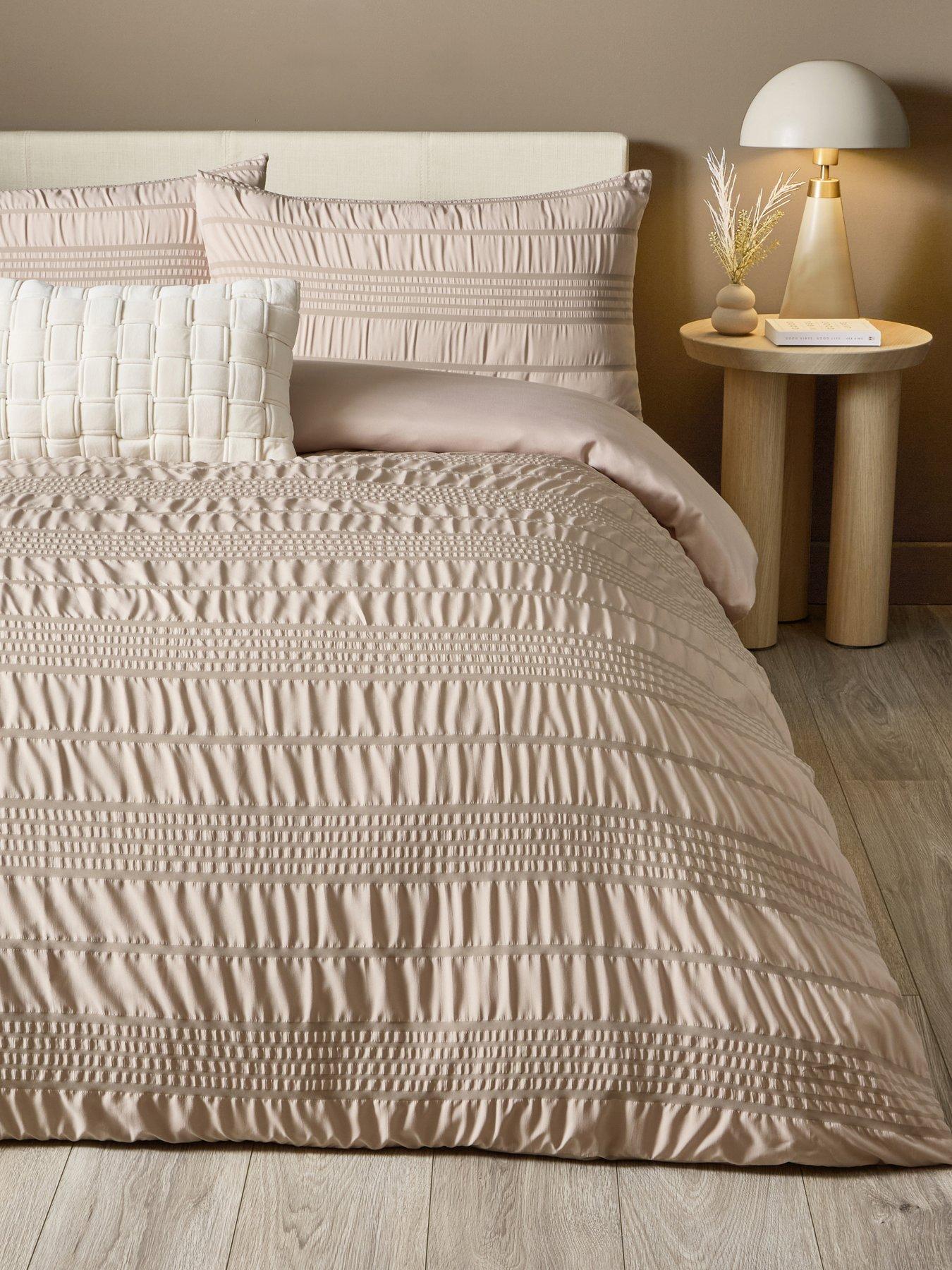 The Very Collection Athena Super Soft Seersucker Duvet Cover Set