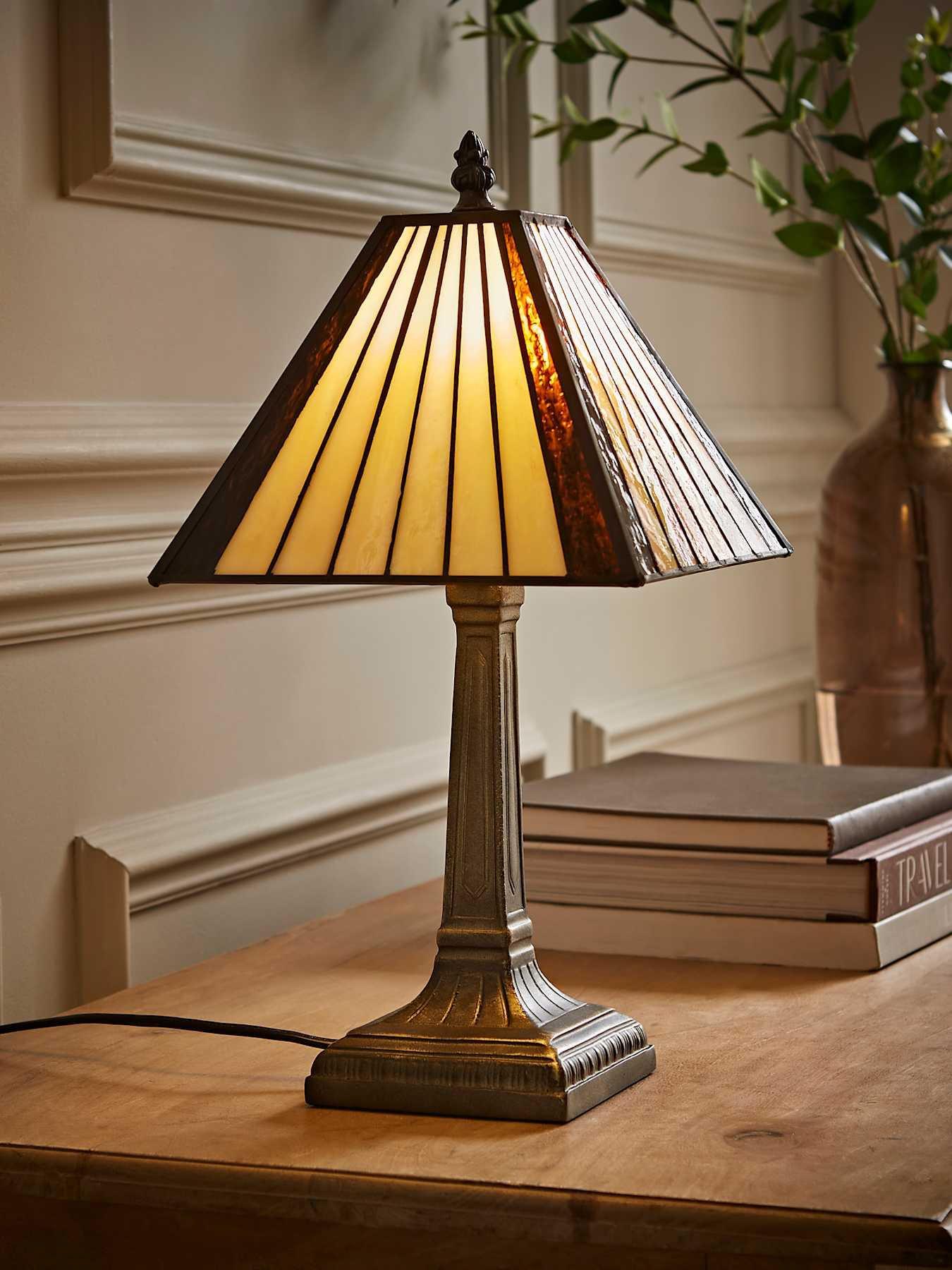 ValueLights Tiffany Traditional Table Lamp