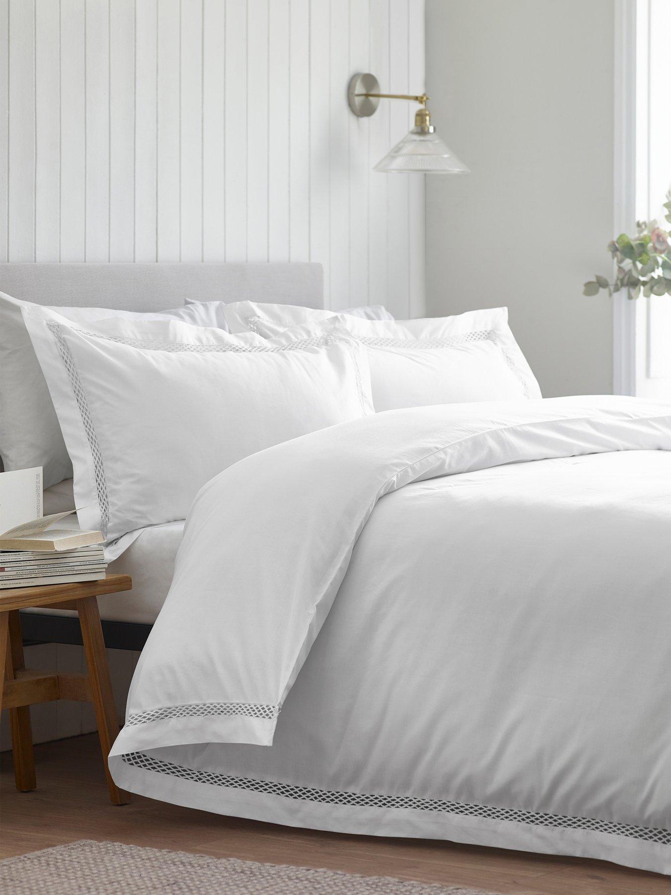 Image 3 of 5 of Catherine Lansfield Classic Lattice Lace Duvet Set