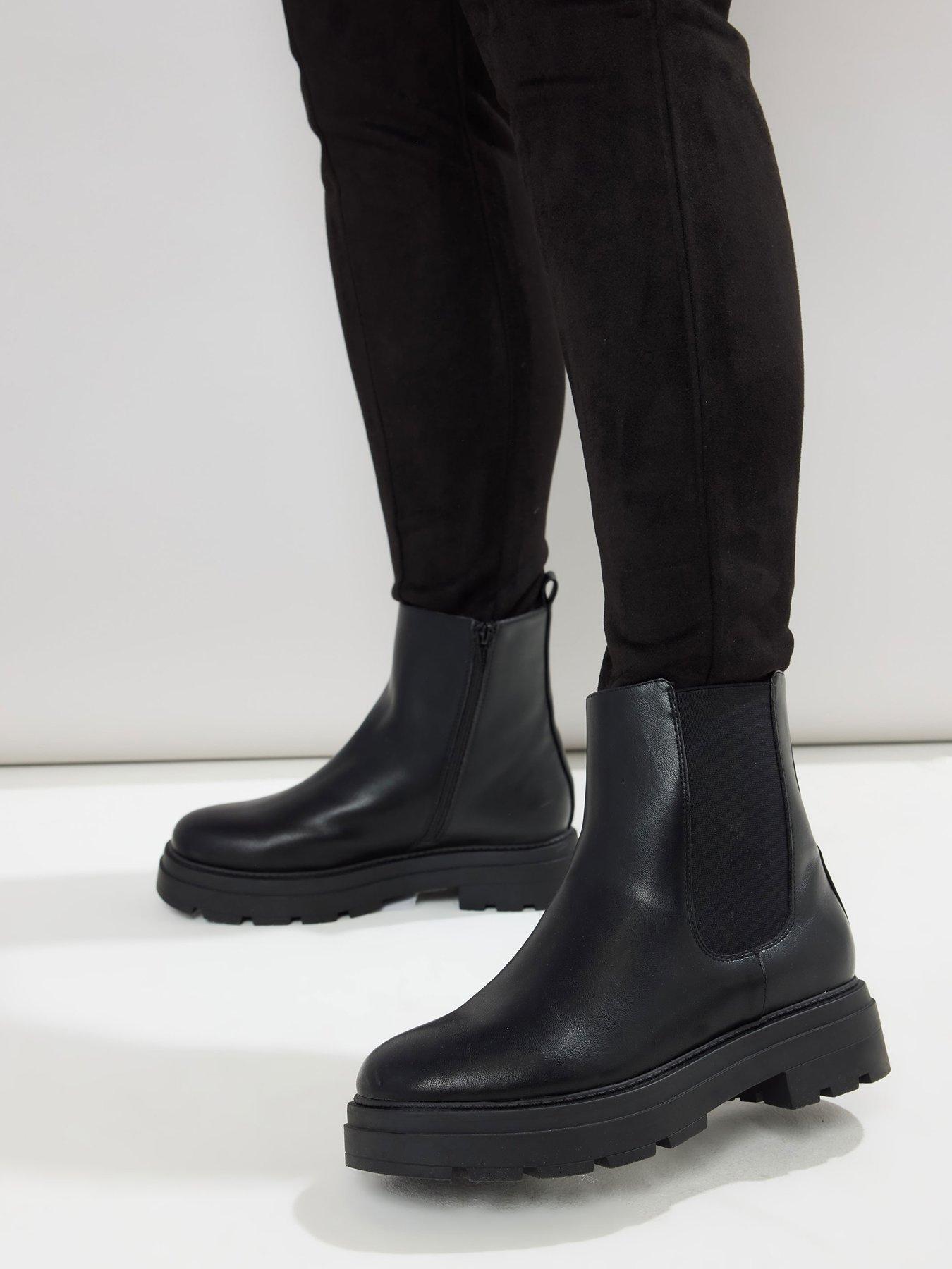 Image 4 of 4 of Yours Extra Wide Fit Chunky Chelsea Boots - Black
