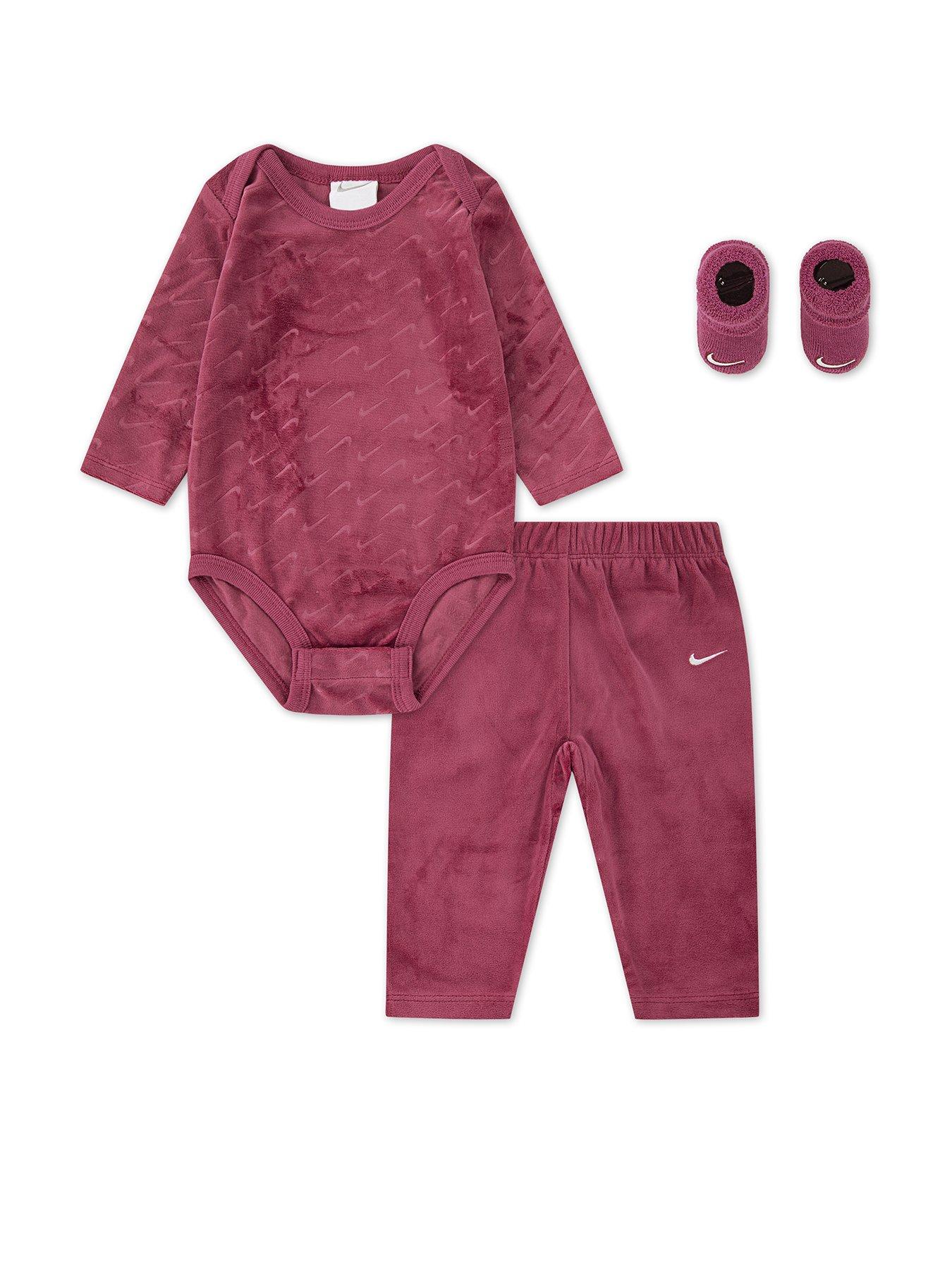 Nike Infant Girls 3Pc Velour Swoosh Box - Red