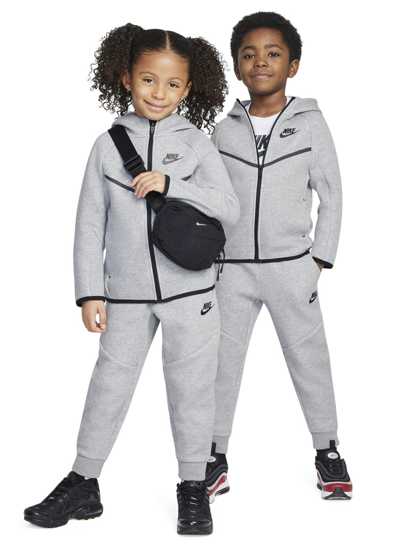 Nike Boys Grey Tech Fleece Tracksuit  in Size 5 - 6 Years, Sports Direct - Image 5