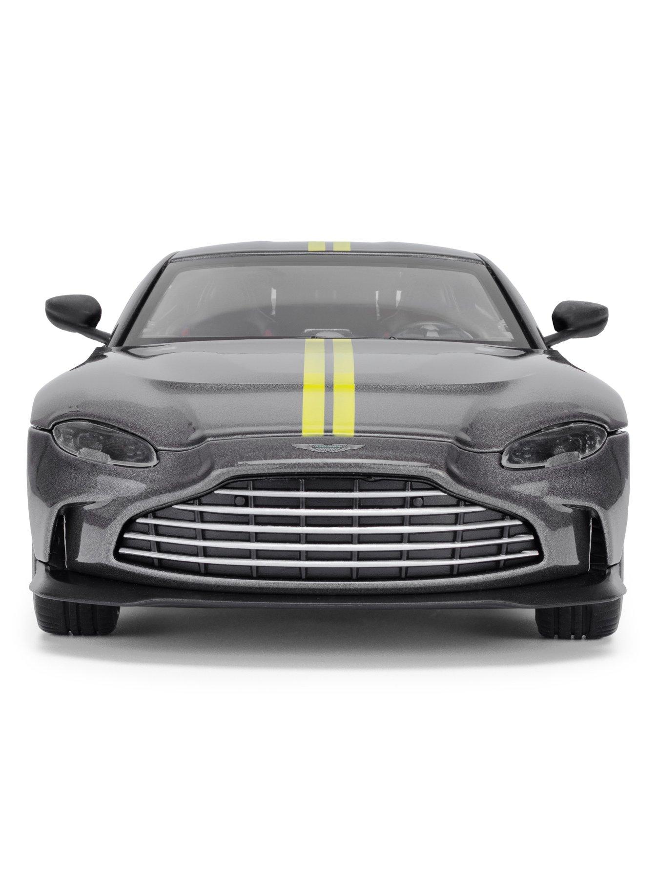 Image 4 of 7 of Die-Cast 1:24 scale Aston Martin Vantage V12 Model Car