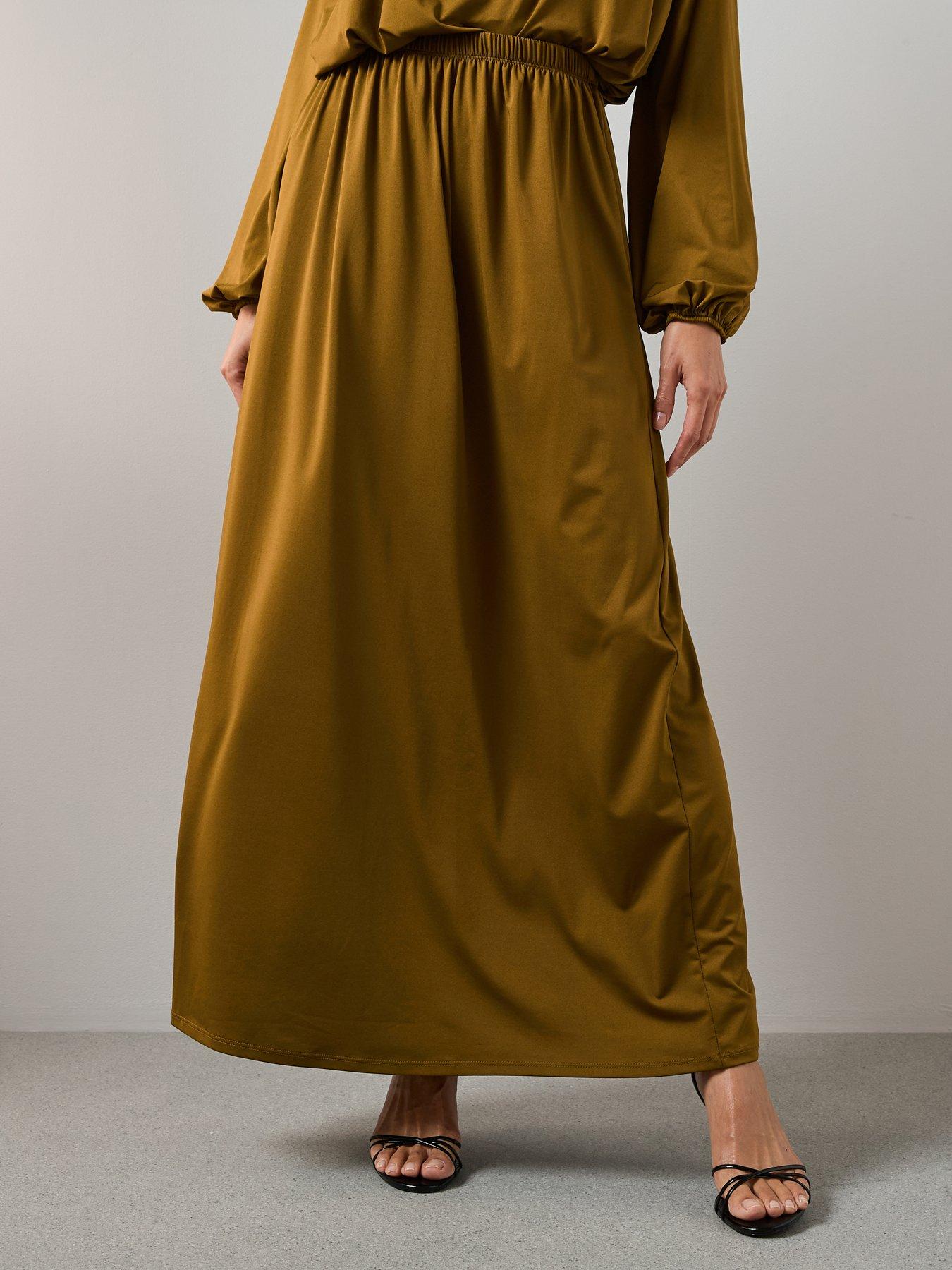Image 5 of 6 of The Very Collection Volume Jersey Maxi Skirt Co-ord&nbsp;- Green
