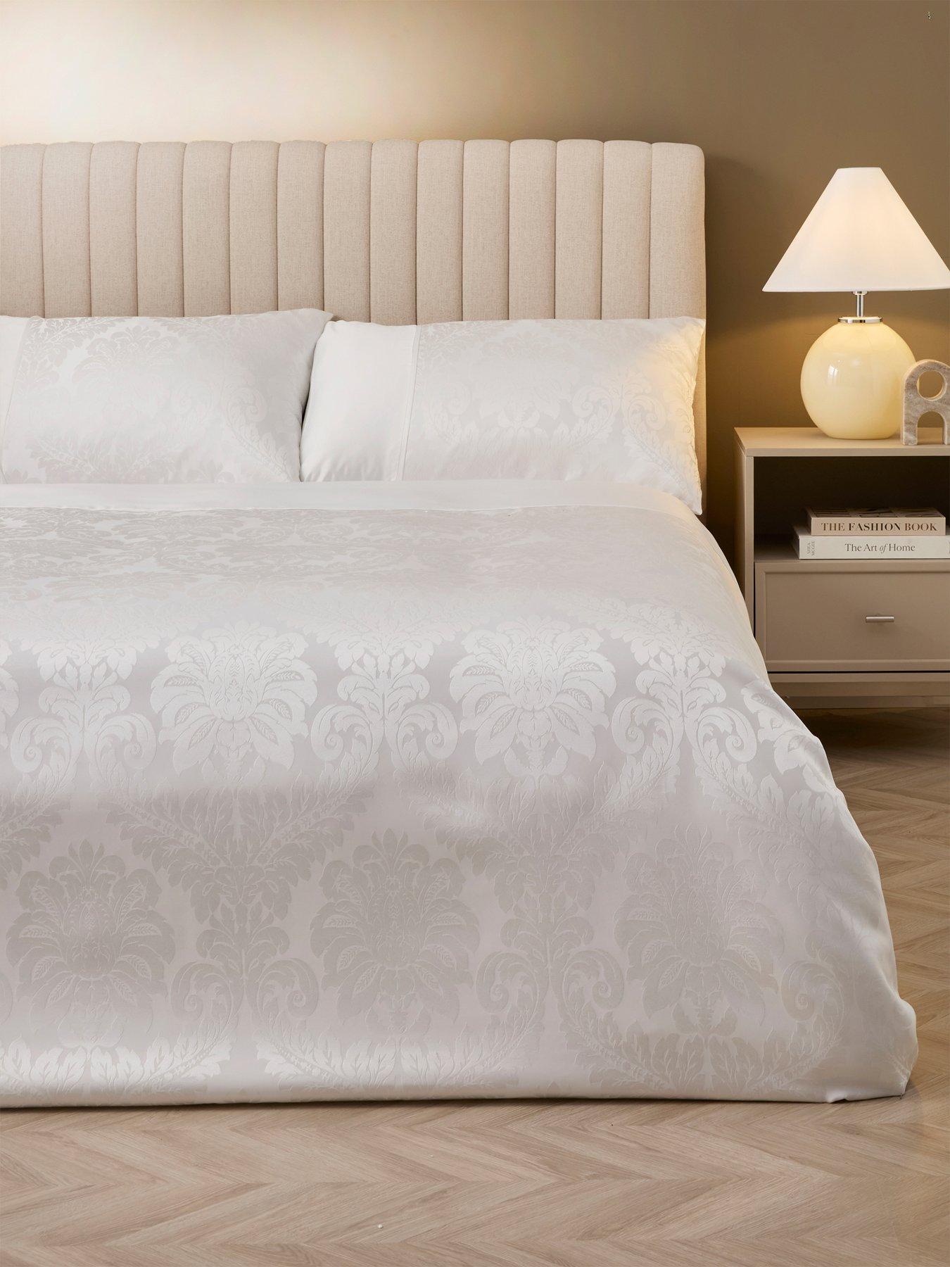 The Very Collection Boston Duvet  &  Pillow Case Set - White