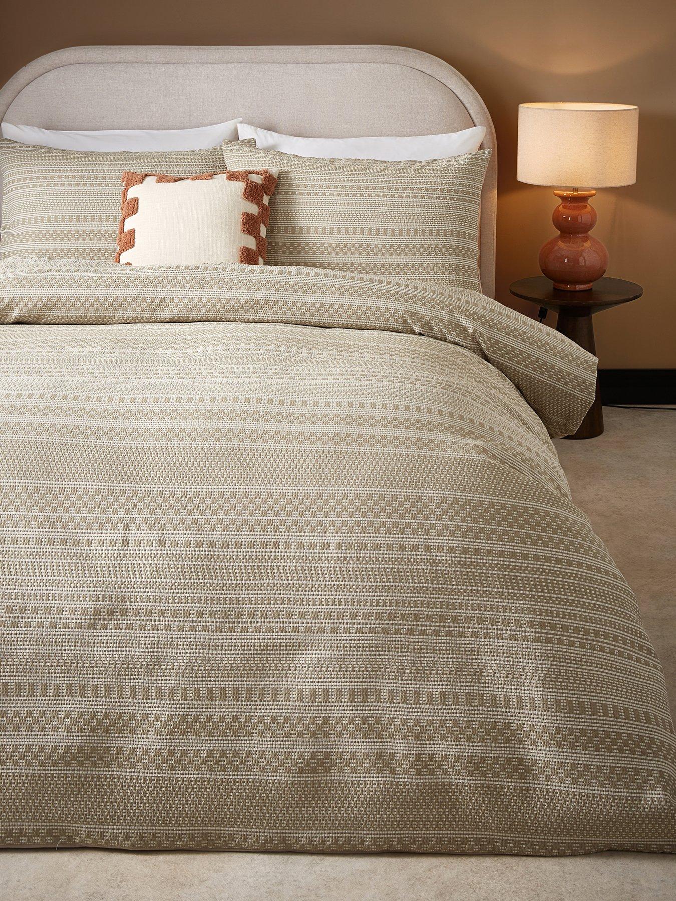 The Very Collection: Revive Woven Jacquard Duvet Set