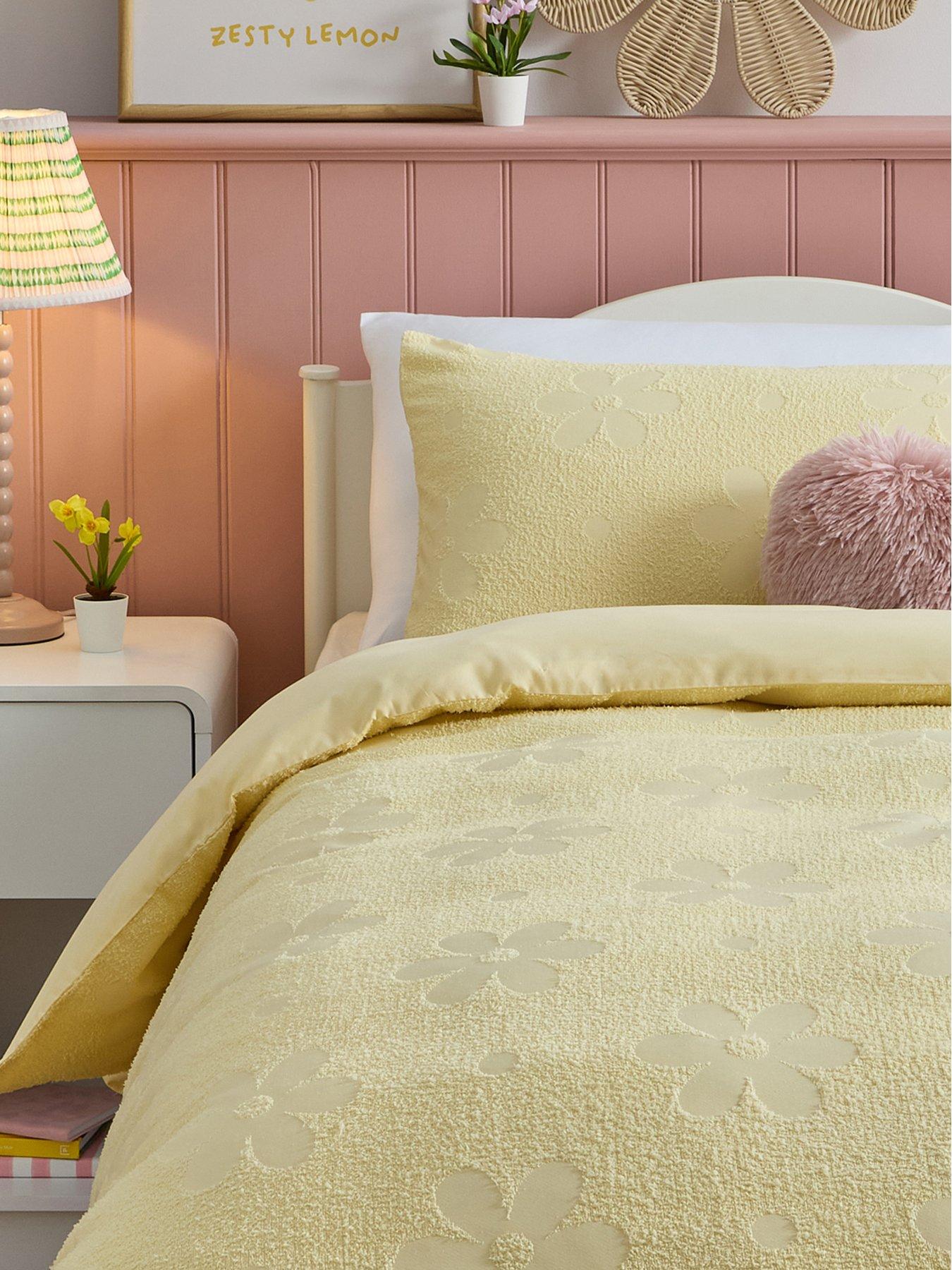 Image 3 of 5 of The Very Collection Daisy Soft Touch Jacquard Duvet Set