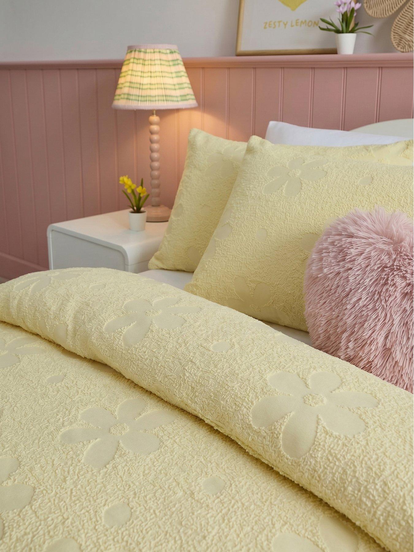 Image 4 of 5 of The Very Collection Daisy Soft Touch Jacquard Duvet Set