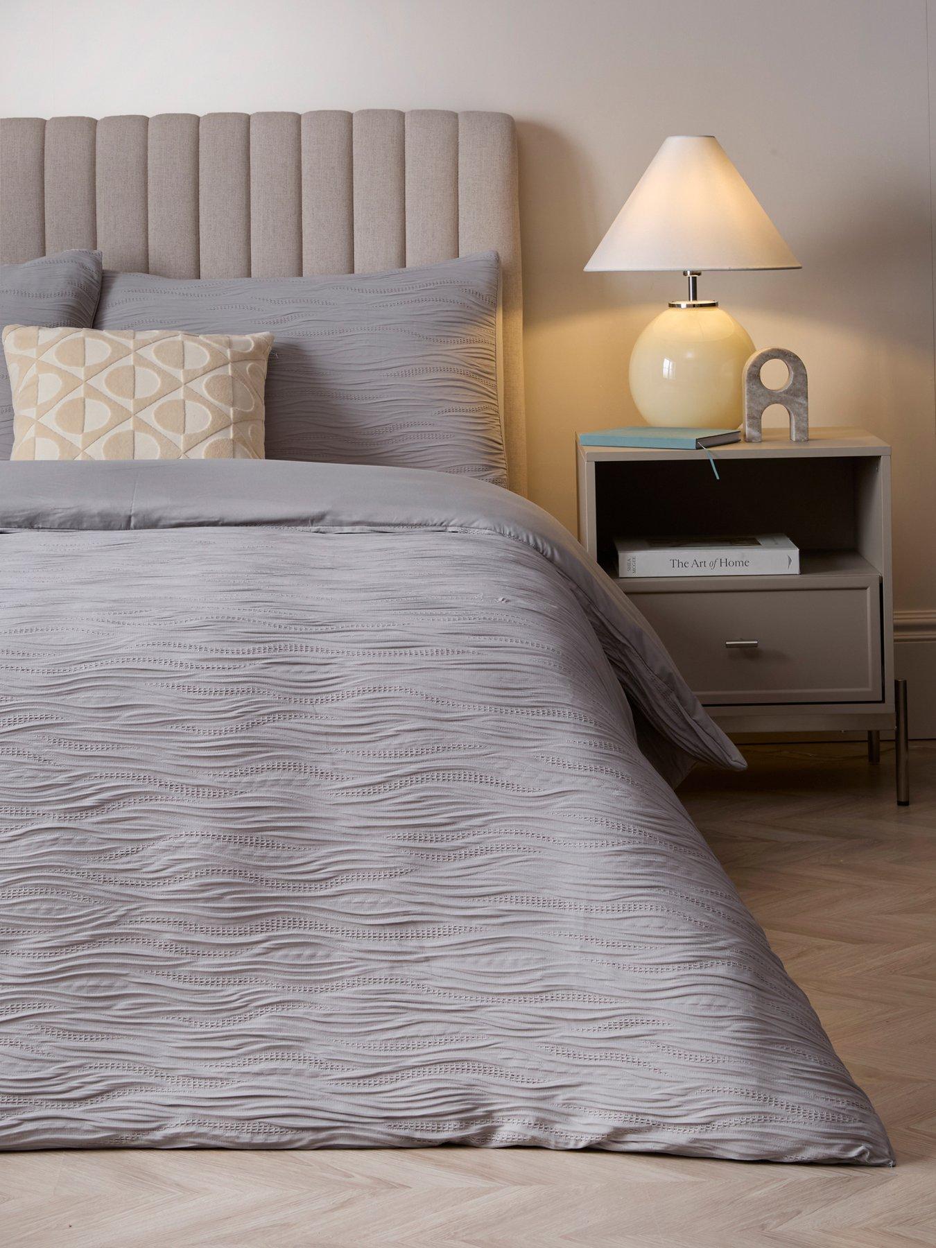The Very Collection Textured Wave Jacquard Duvet Set