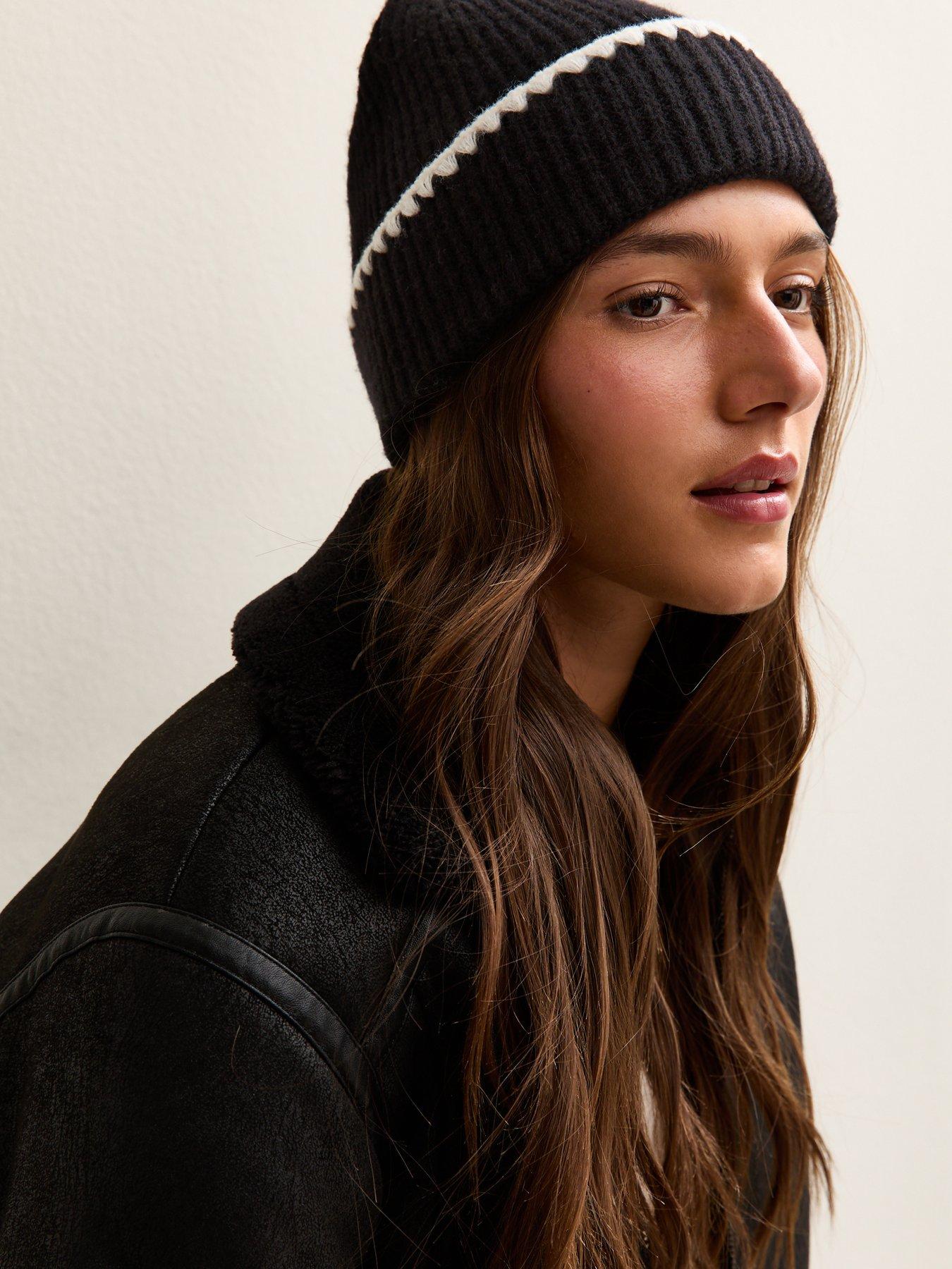 Image 2 of 3 of New Look Contrast Whipstitch Trim Beanie - Black