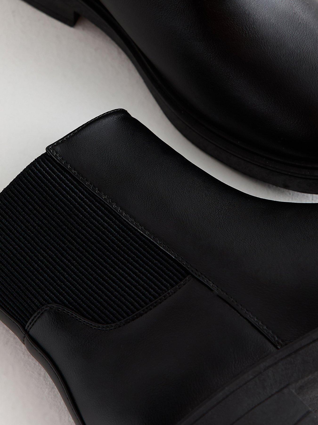 Image 5 of 7 of New Look Wide Fit Black Faux Leather Chunky Sole Chelsea Ankle Boots