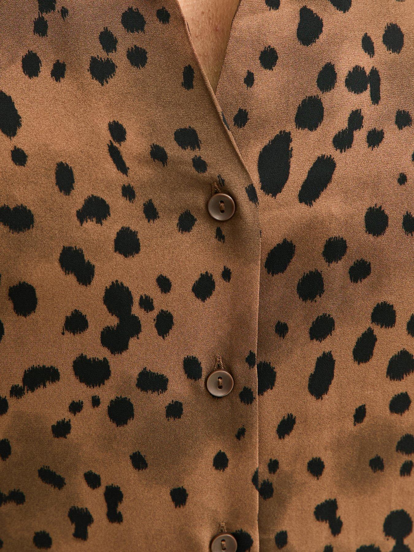 Image 5 of 5 of New Look Curves Speckled Pattern Shirt - Brown