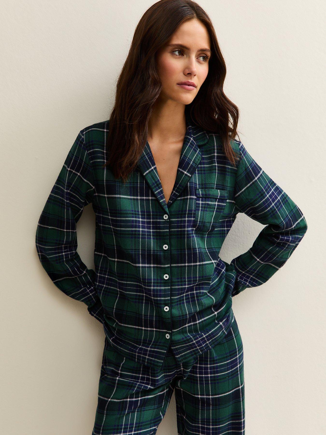 Image 4 of 6 of New Look Woven Check Pattern Revere Collar Pyjama Set - Green