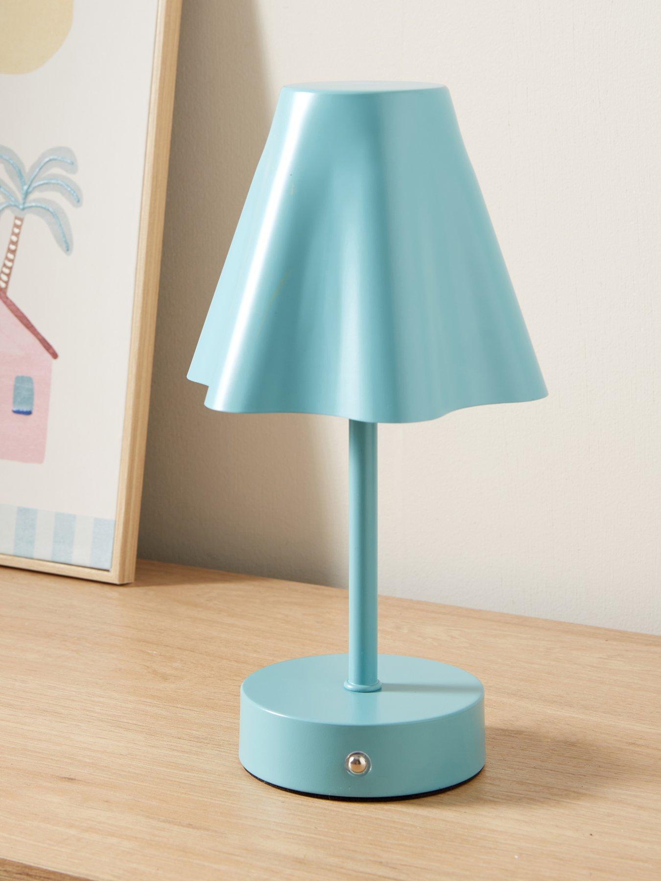 The Very Collection: Rechargeable Table Lamp With Fluted Shade