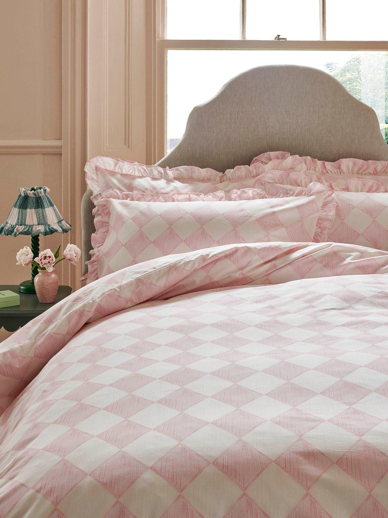 Image 4 of 4 of Cath Kidston Hand Painted Diamond 100% Cotton Double Quilt Set 200cm X 200cm - Pink/White