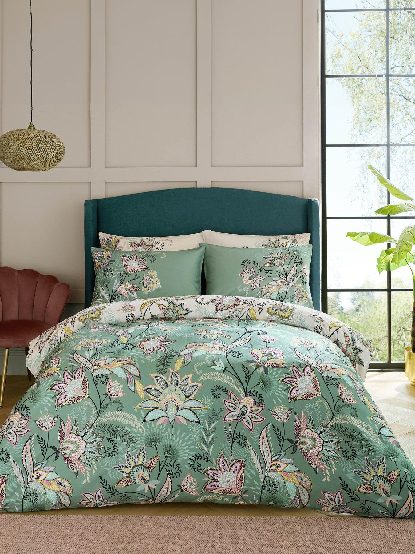Sara Miller Passiflora 100% Cotton Quilt Set