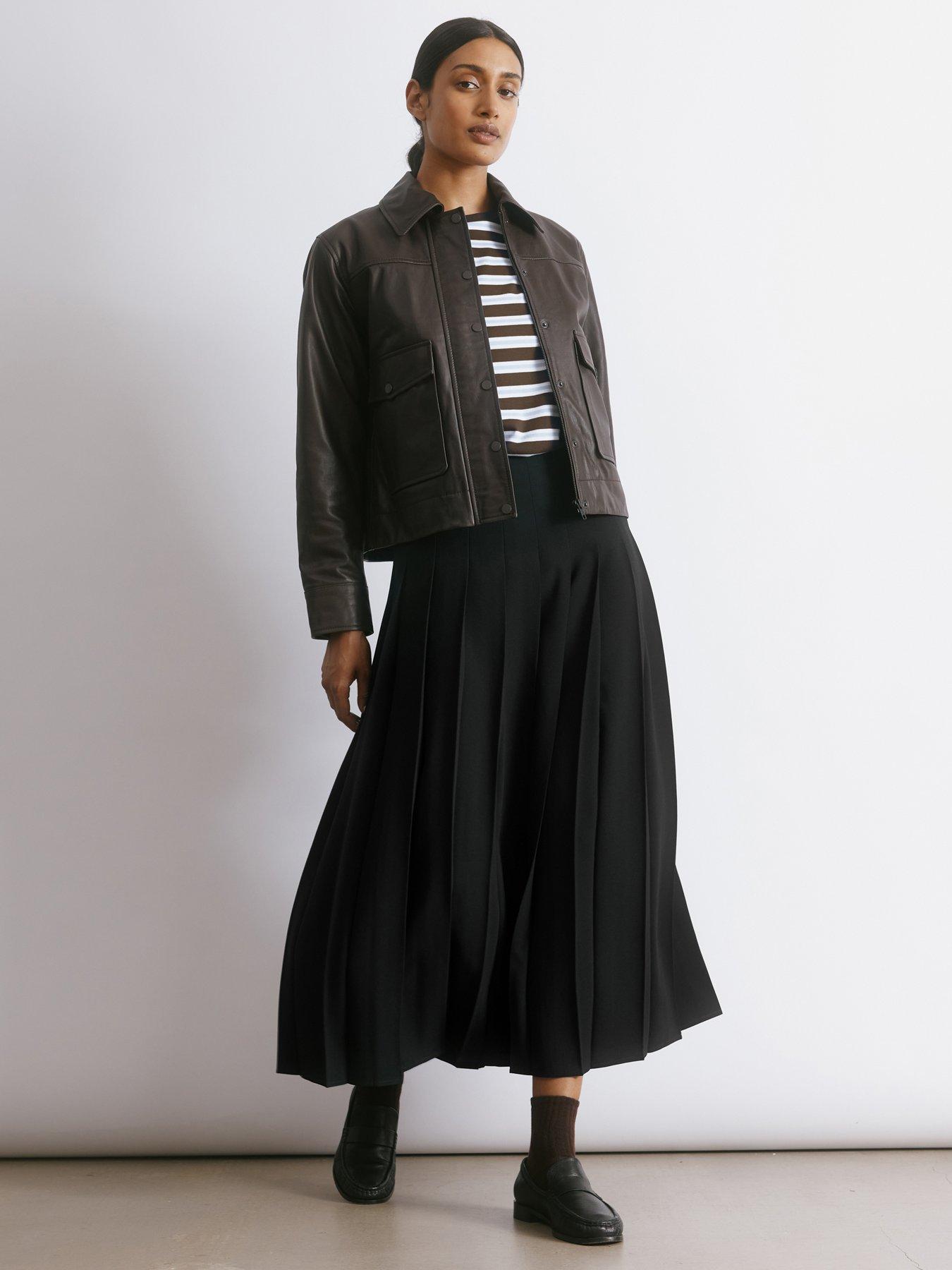 undefined Black Pleated Midi Skirt