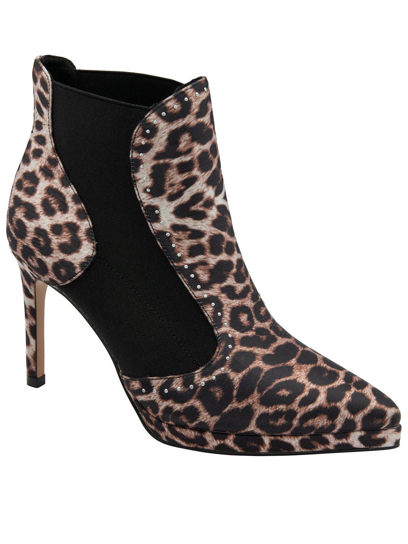 undefined Polla Ankle Boots - Leopard