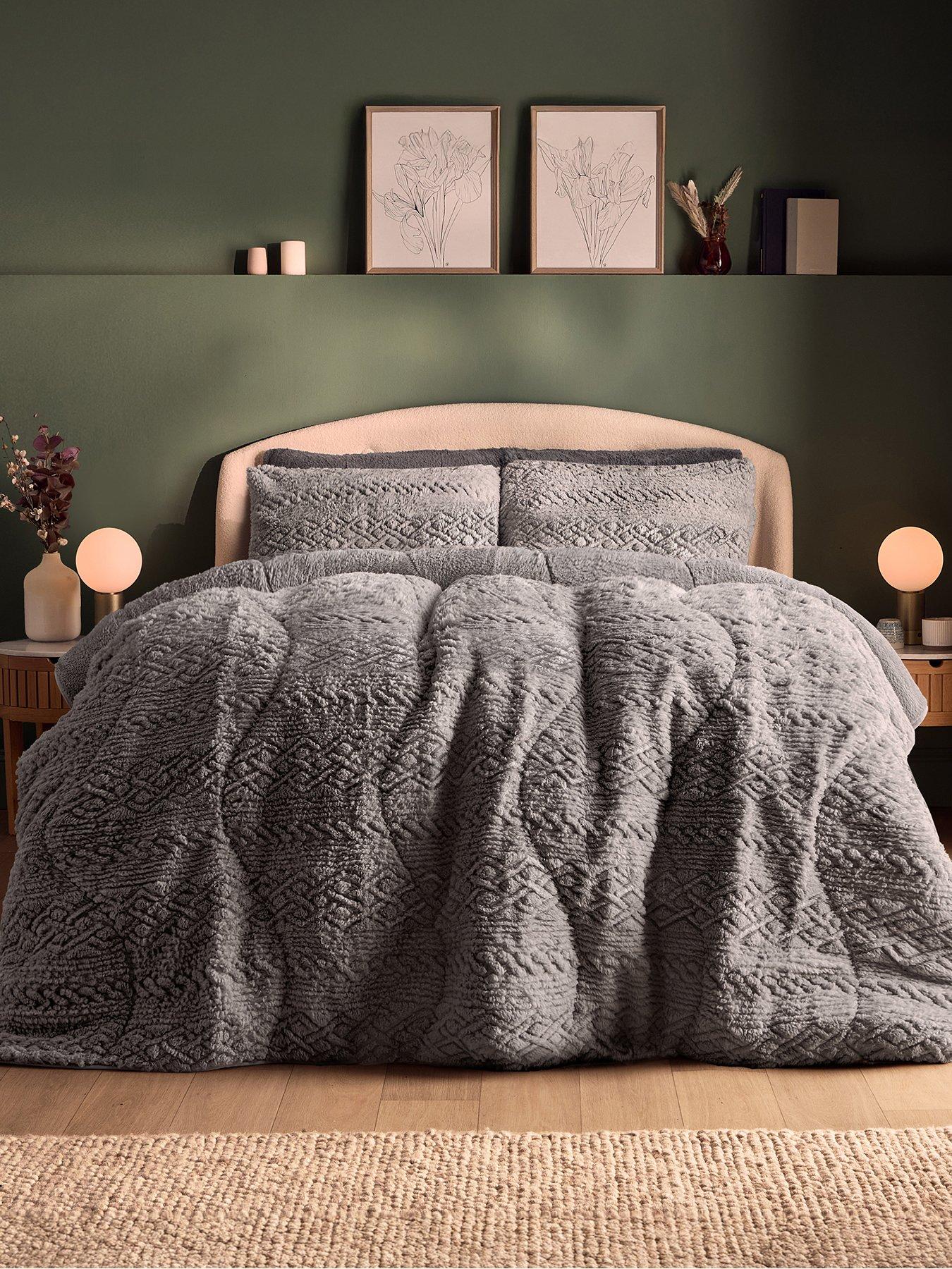 Silentnight Teddy Fleece Coverless Duvet And Pillowcase Set - 10.5 Tog - Grey