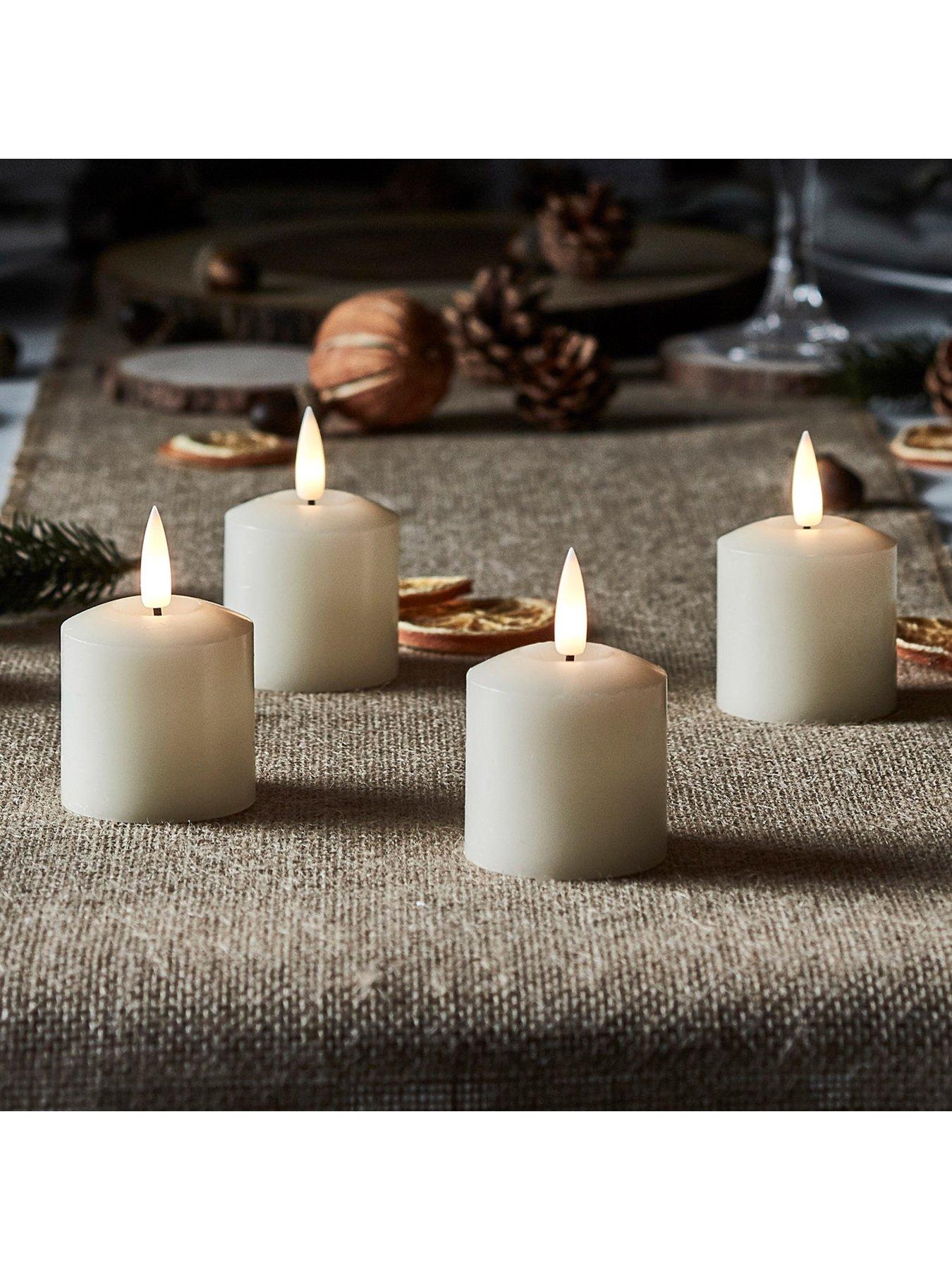 Lights4fun TruGlow® Set 4 Candele Votive A LED In Vera Cera Avorio – Fiamma Tremolante, Timer 6 Ore, Telecomando