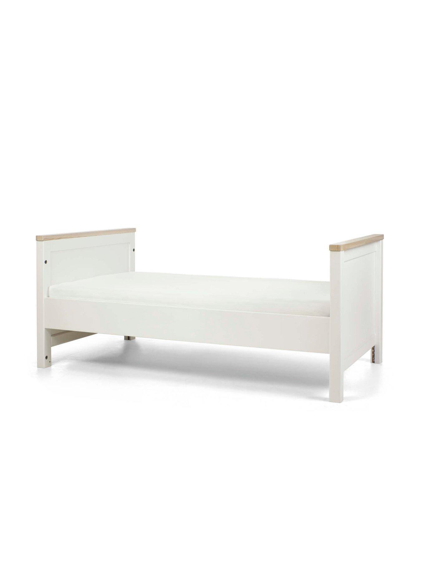 Image 7 of 7 of Mamas & Papas Harwell Small Cotbed White Natural