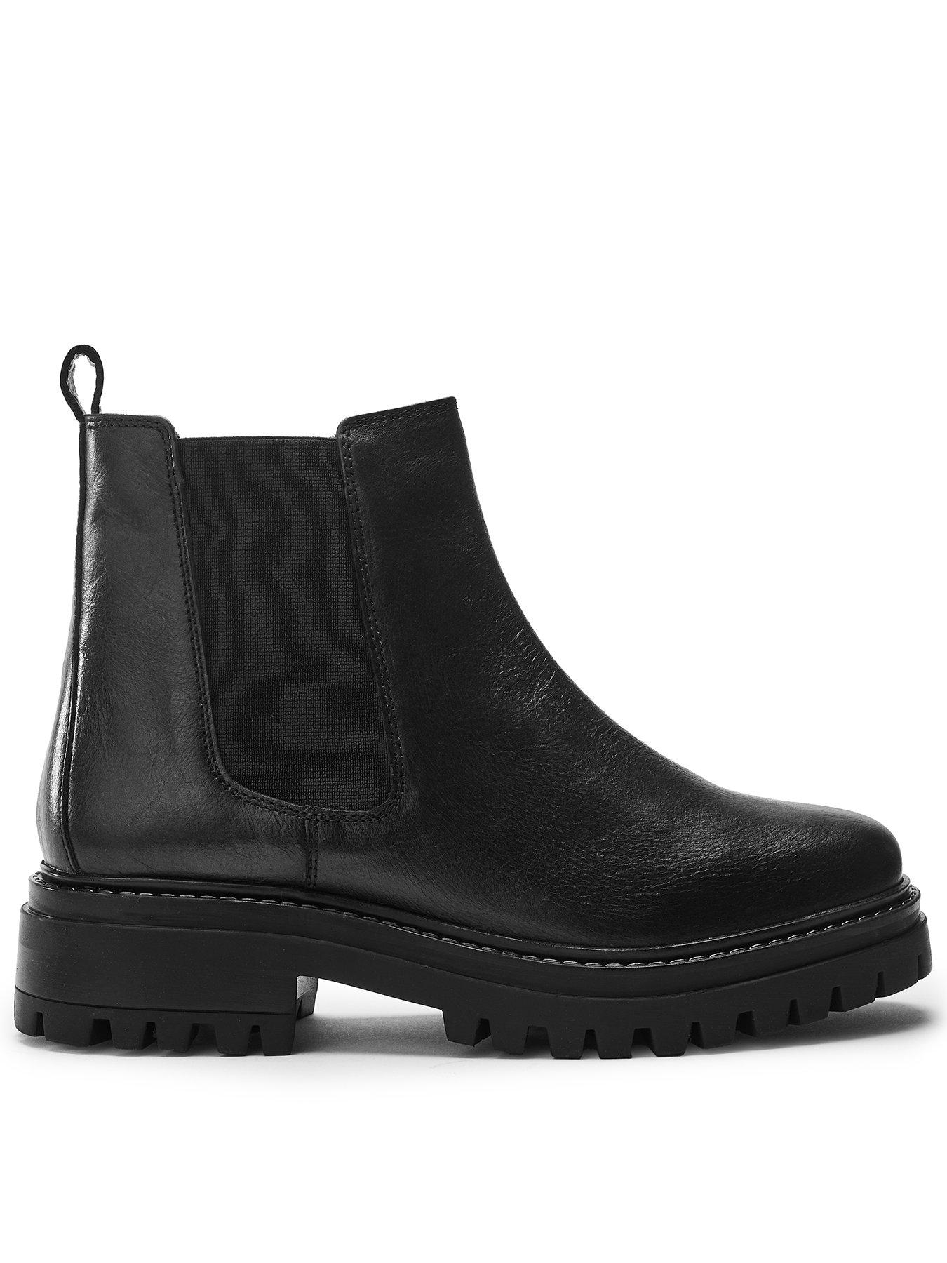 Moda In Pelle Odasia Leather Chelsea Boots - Black