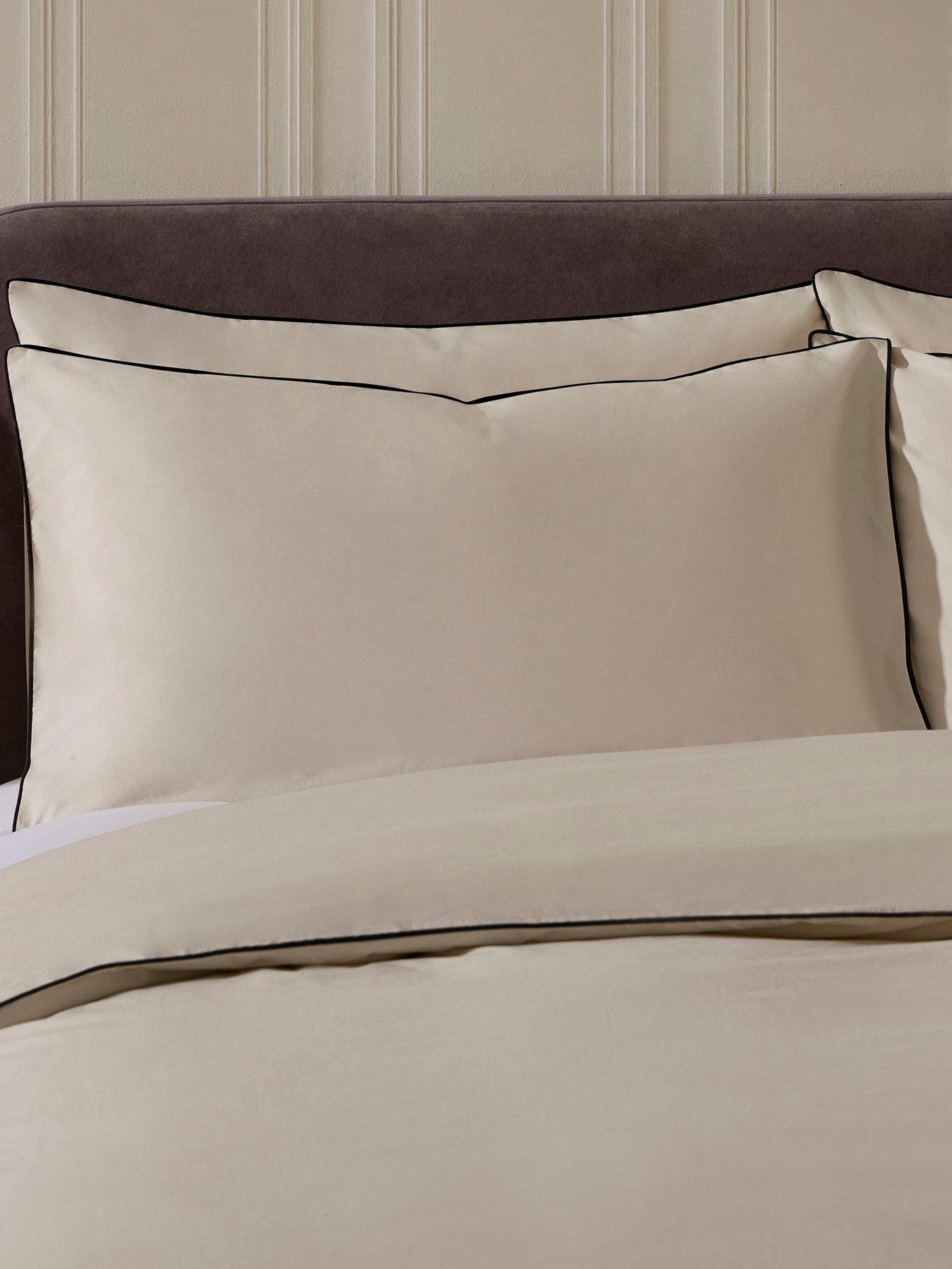 Dusk Cambridge Piped Edge Classic Pillowcase Set- Natural/Black 2 Pack