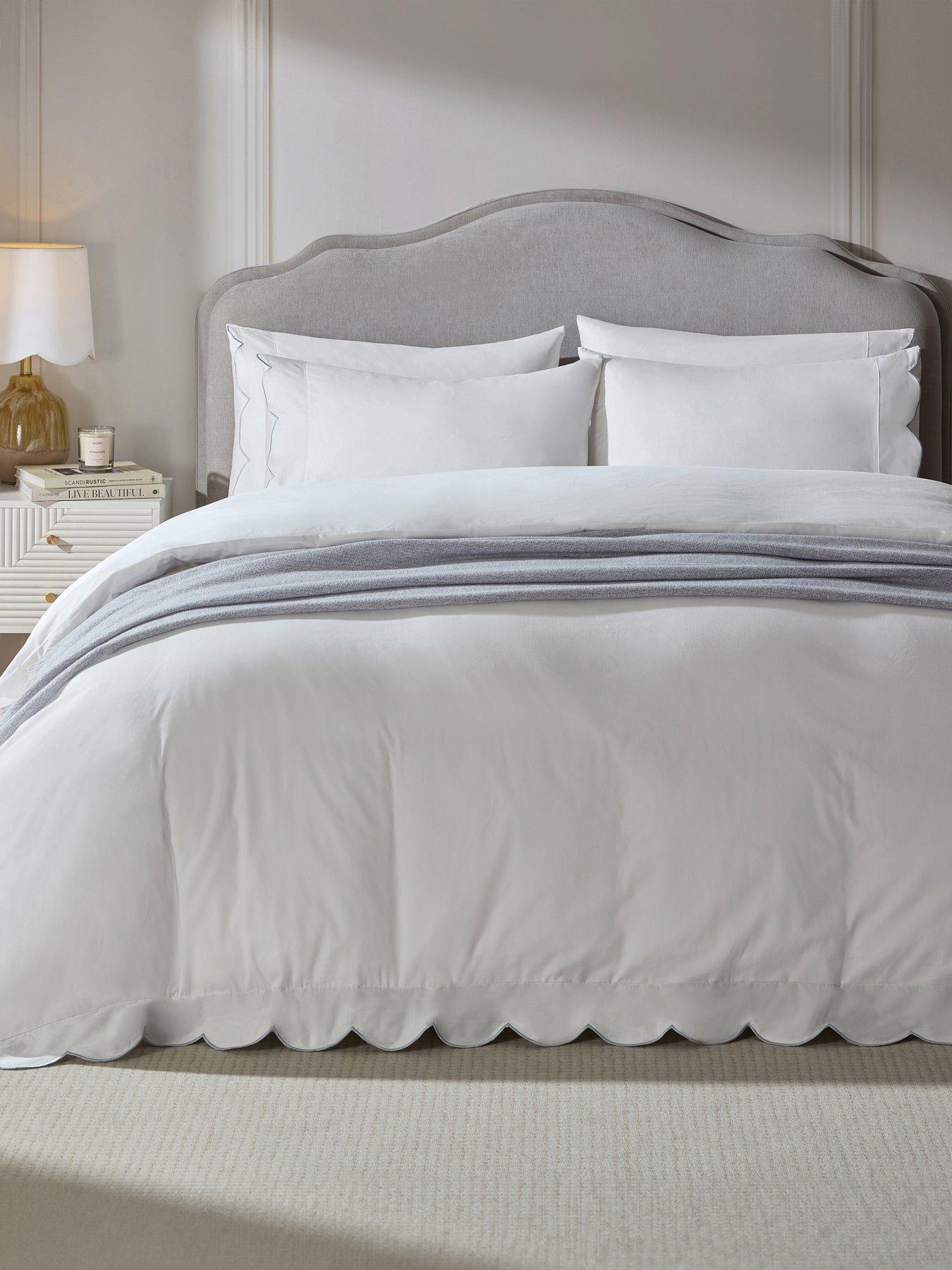 Dusk Simone Scallop Embroidered Edge Duvet Cover - Off White/Blue