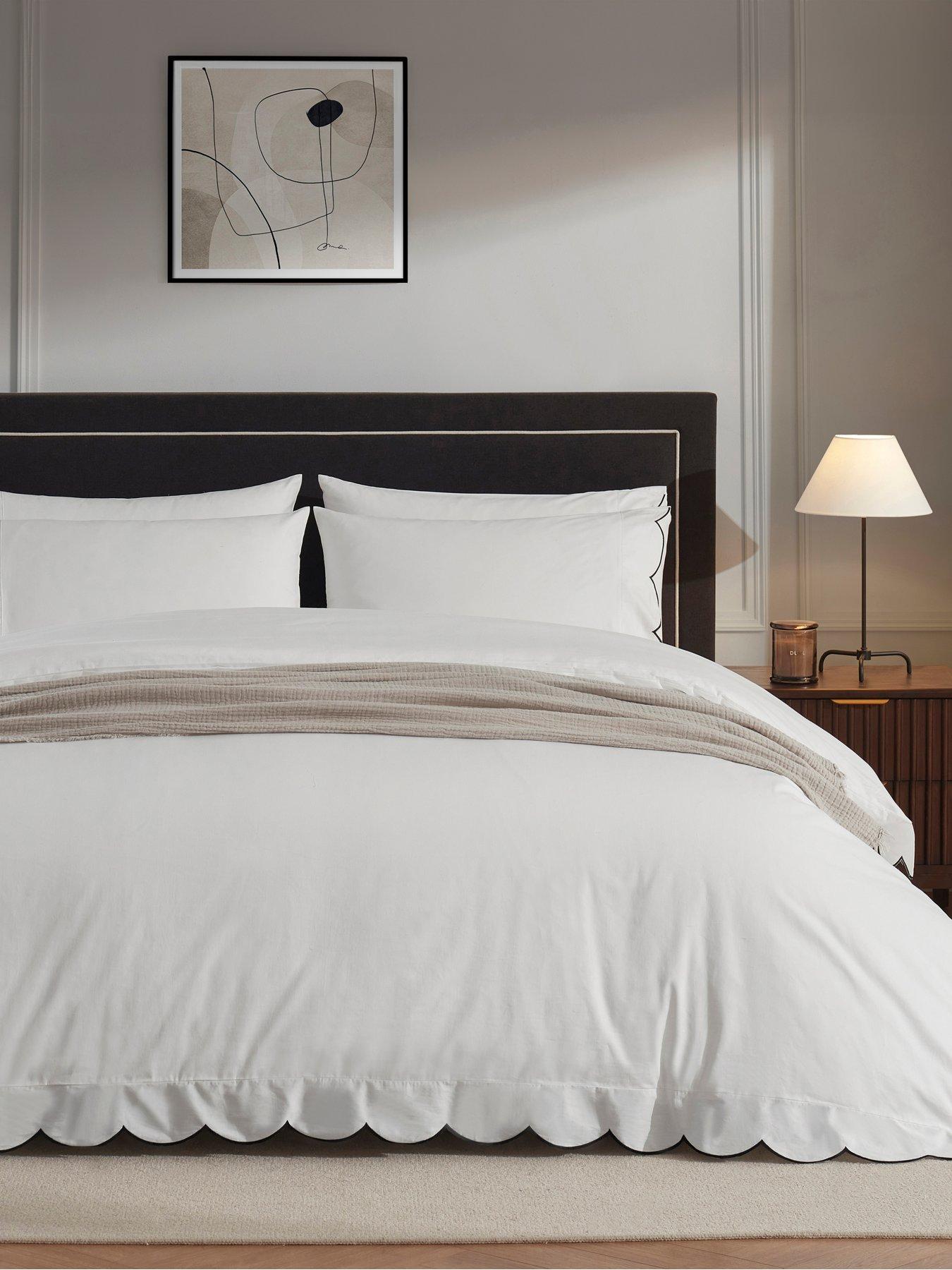 Dusk: Simone Scallop Embroidered Edge Duvet Cover - Off White/Black