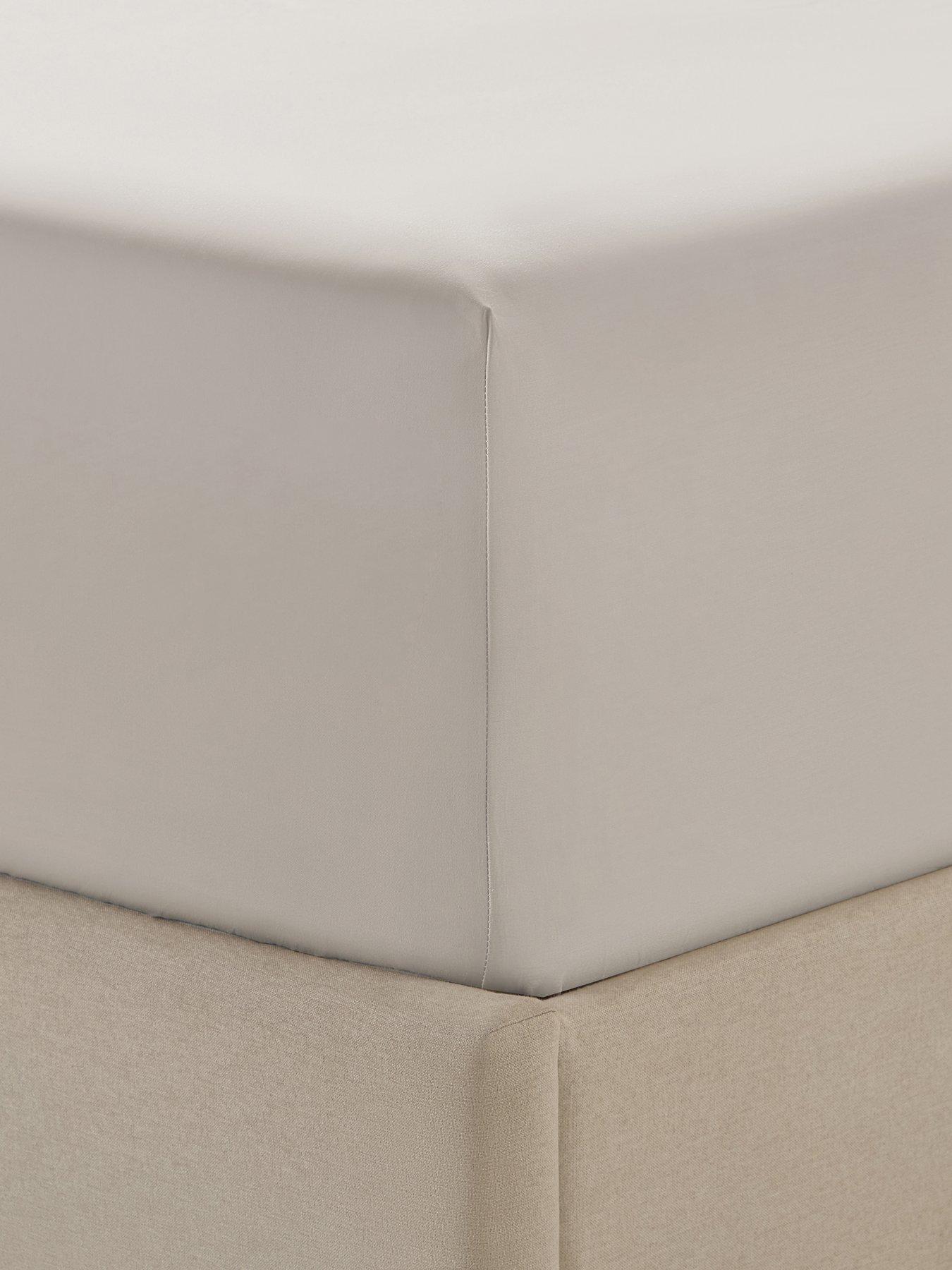 Dusk: Regent Standard Fitted Sheet 400 Thread Count- Champagne
