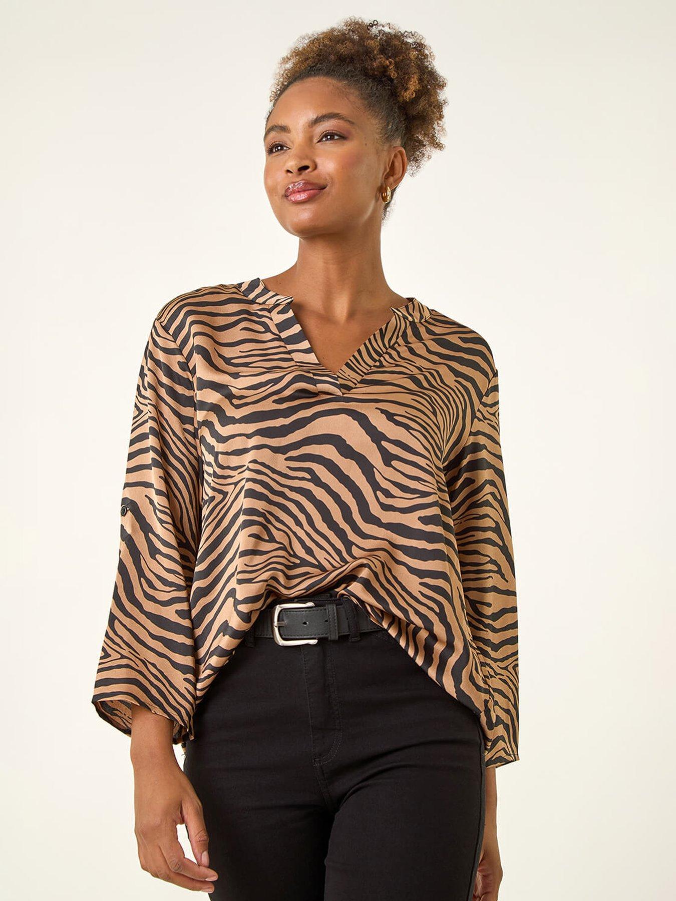 Roman Animal Print V-neck Shirt - Beige