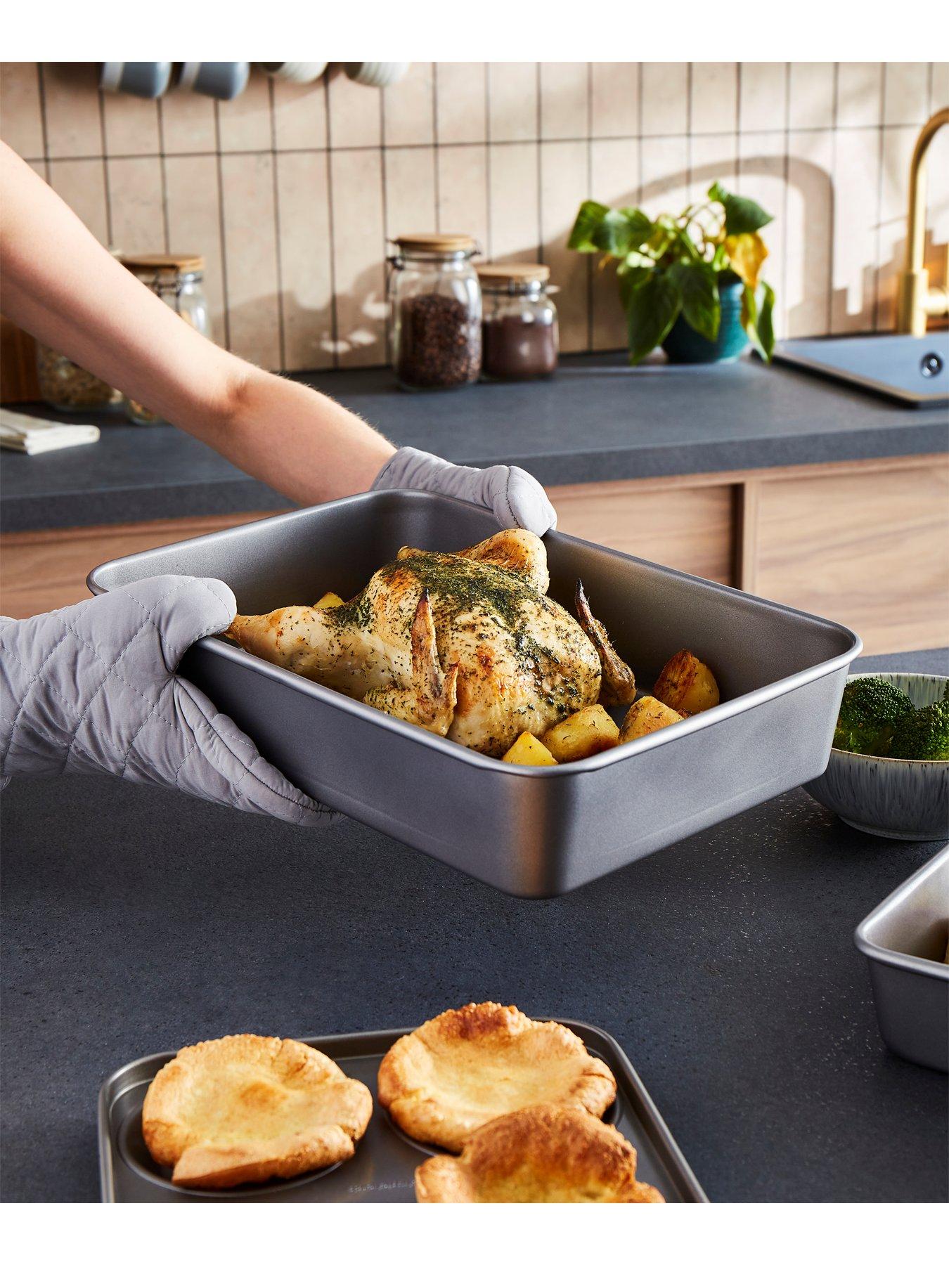 Image 3 of 6 of Morphy Richards Roasting Tin Set