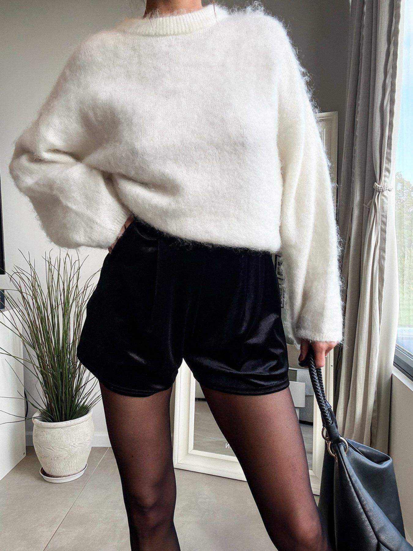 Style Cheat Velvet Shorts - Black