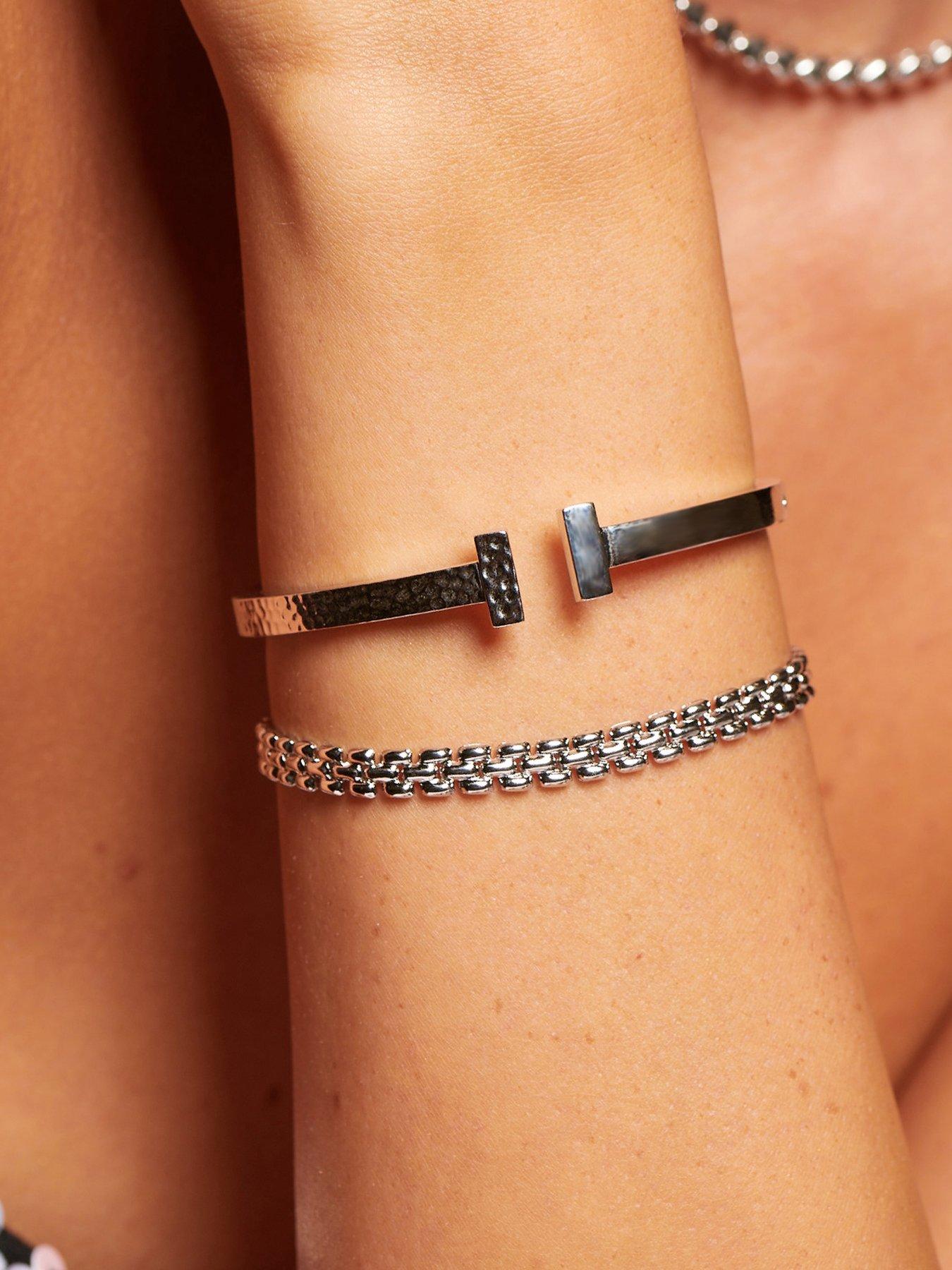 Image 3 of 3 of Hot Diamonds Hammered T-Bar Bangle