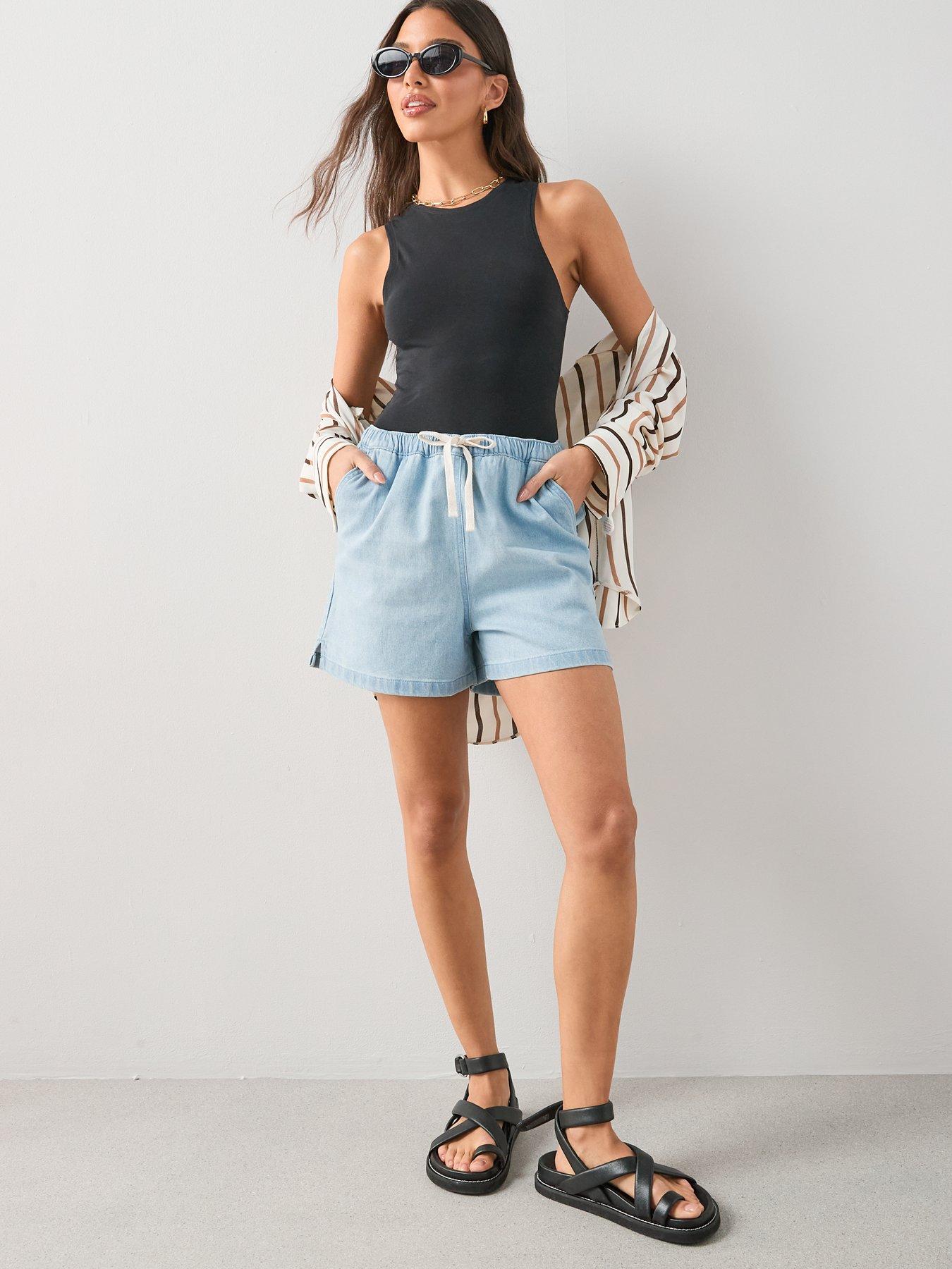 Image 6 of 7 of The Very Collection Drawcord Denim Shorts - Light Wash