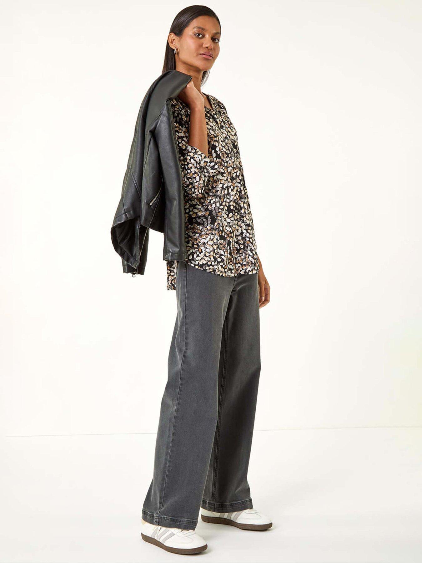 Image 3 of 5 of Roman Floral Puff Print Stretch Top  - Beige