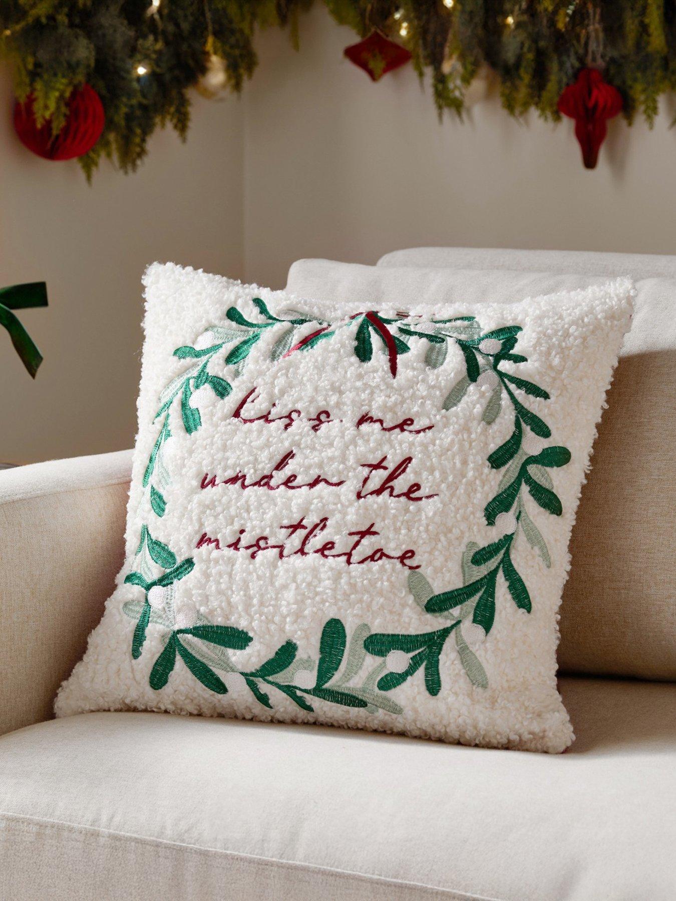 Furn Mistletoe Wreath 45x45 Polyester Cushion Multi