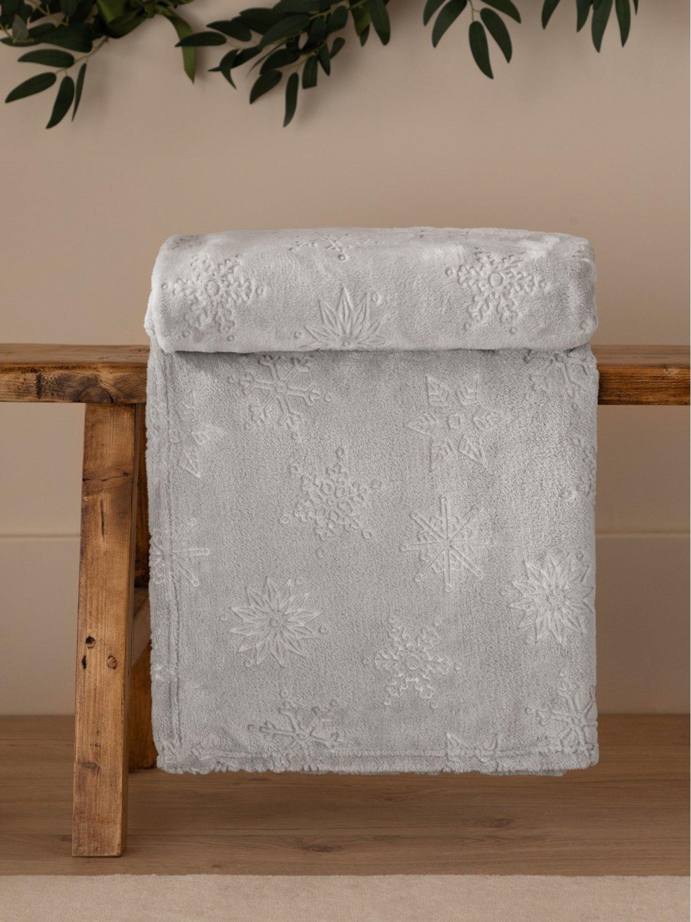 Furn Snowflakes 140x180 Throw Grey