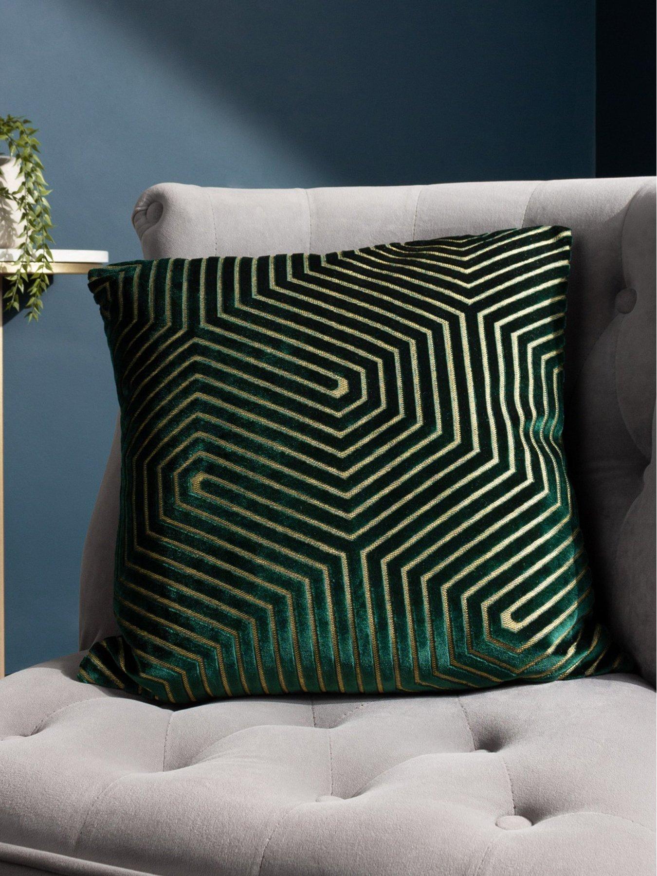 paoletti-evoke-polyester-cushion