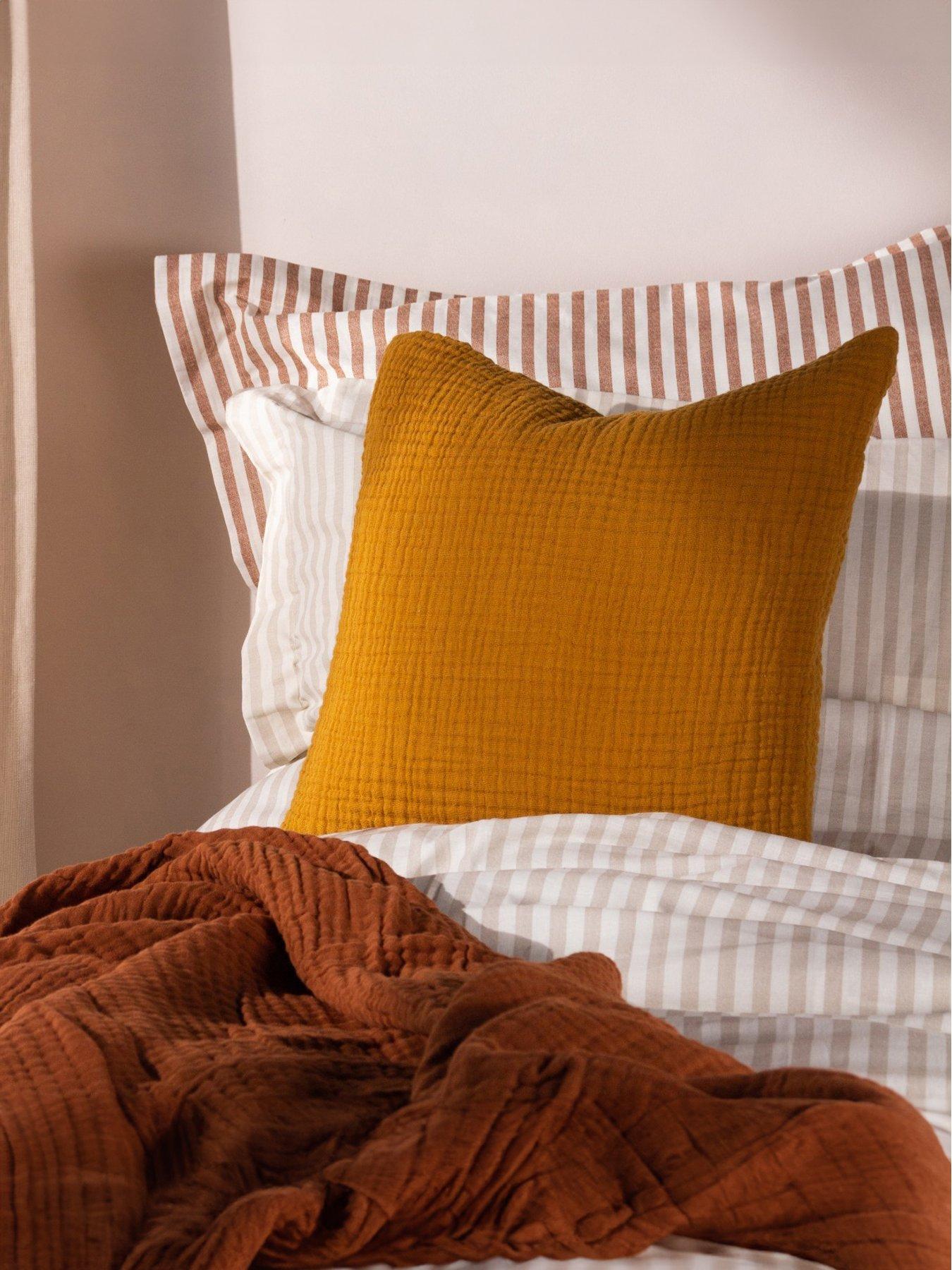 Yard Lark 45x45 Polyester Cushion