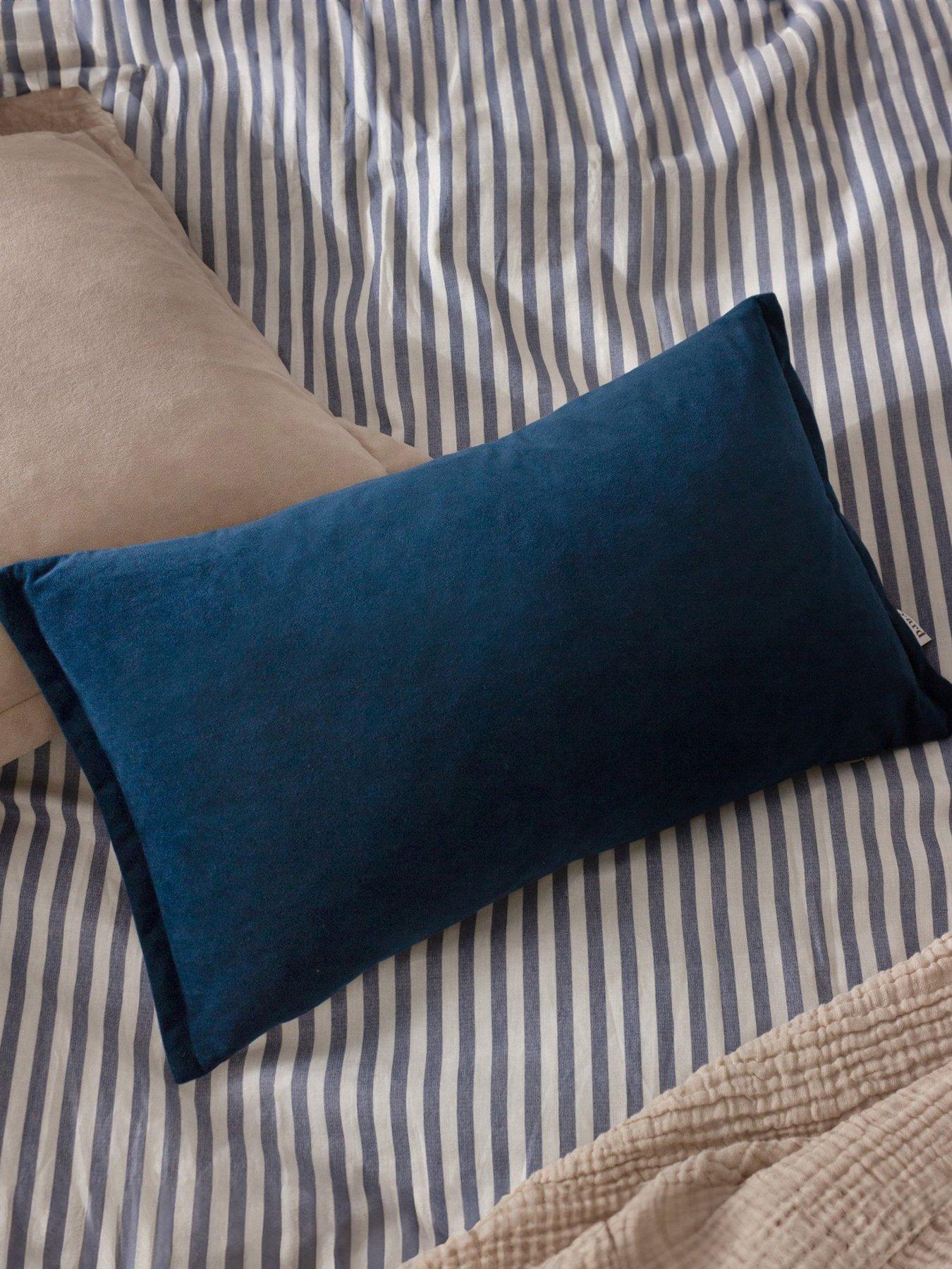 Yard Merton Polyester Cushion