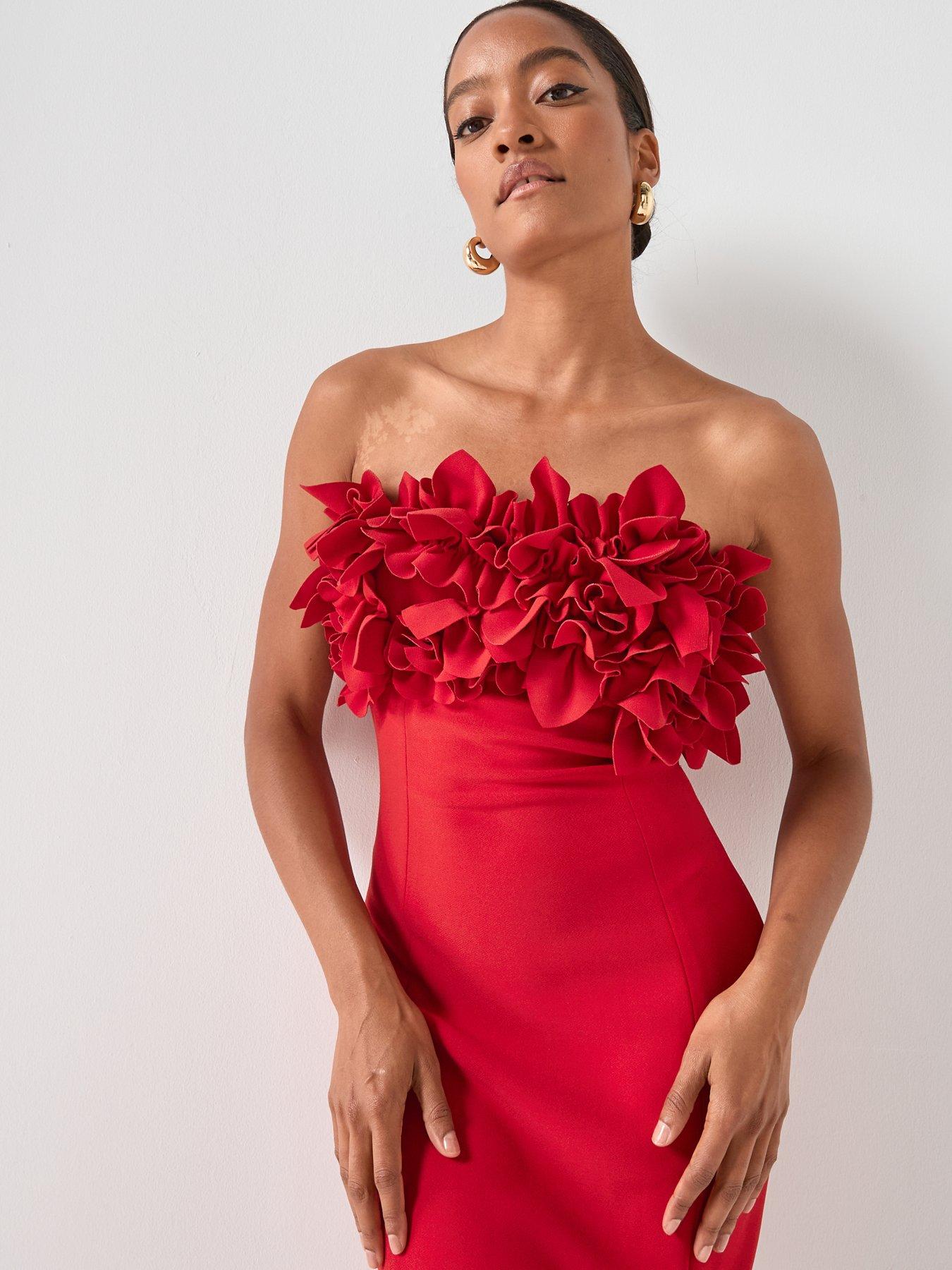 open lace back dress Elliatt: Trompe Dress (E2082334-RED) – Swimwear World