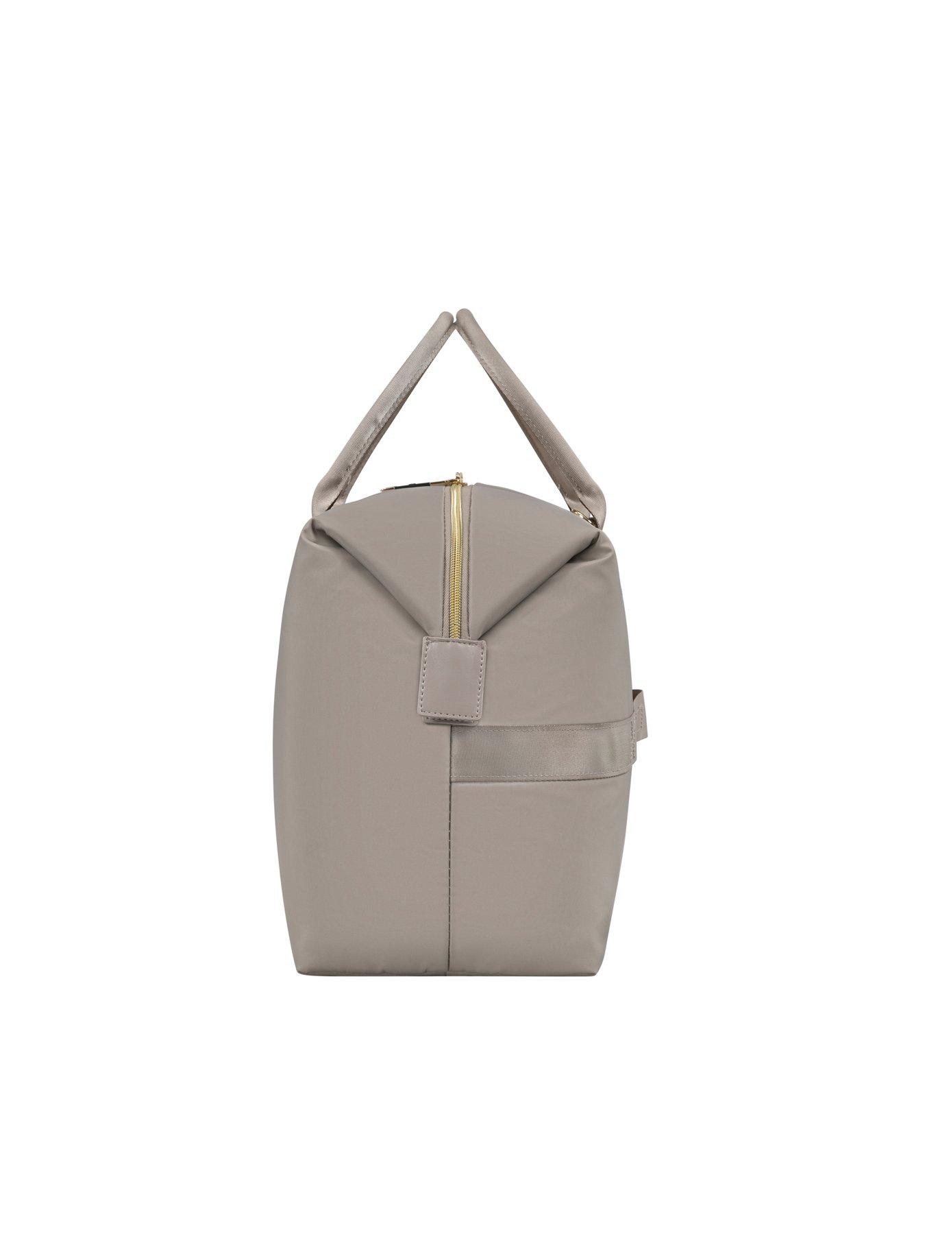 Image 4 of 7 of it Luggage Charmer Simply Taupe Holdall