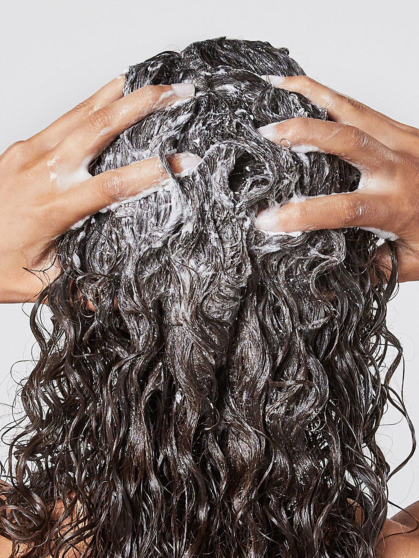 Image 7 of 7 of Philip Kingsley Flaky/Itchy Scalp Hydrating Curl Anti-Dandruff Shampoo 75ml