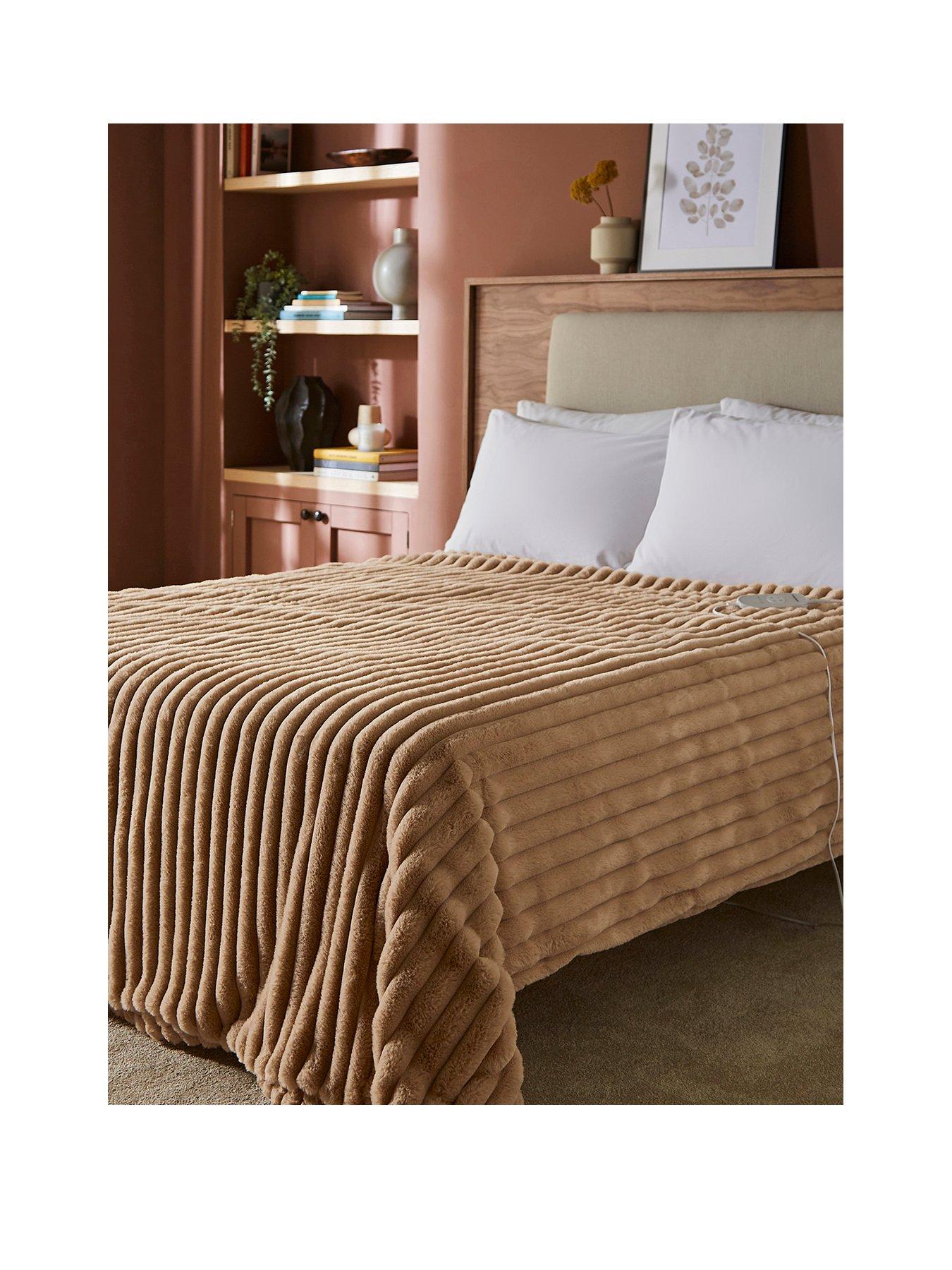 Morphy Richards Flannel Fleece  &  Striped Faux Fur Throw 160cm X 130cm Mocca