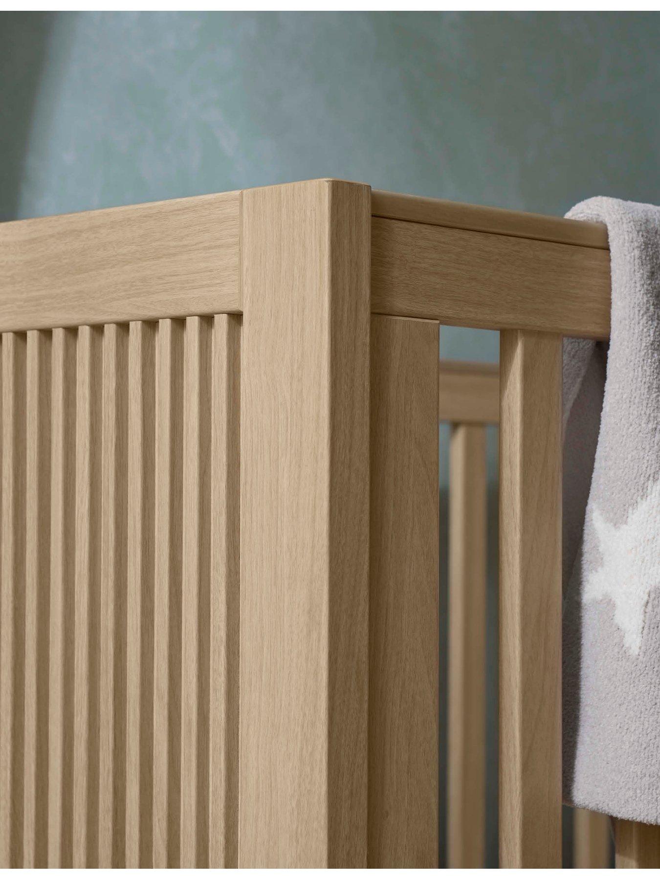 Image 3 of 7 of Mamas & Papas Oska Cot Bed